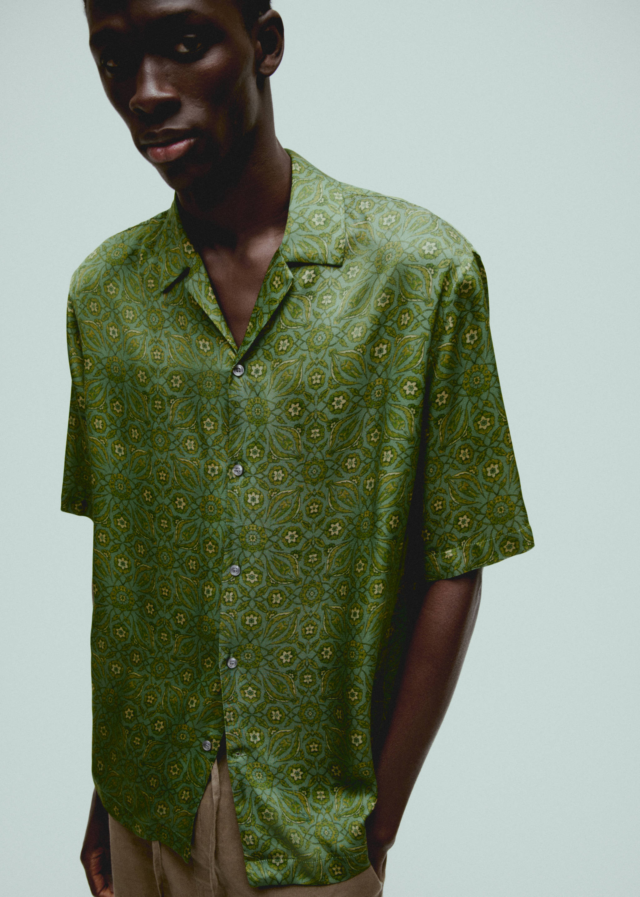 Fließendes Regular-Fit-Printhemd - Detail des Artikels 5