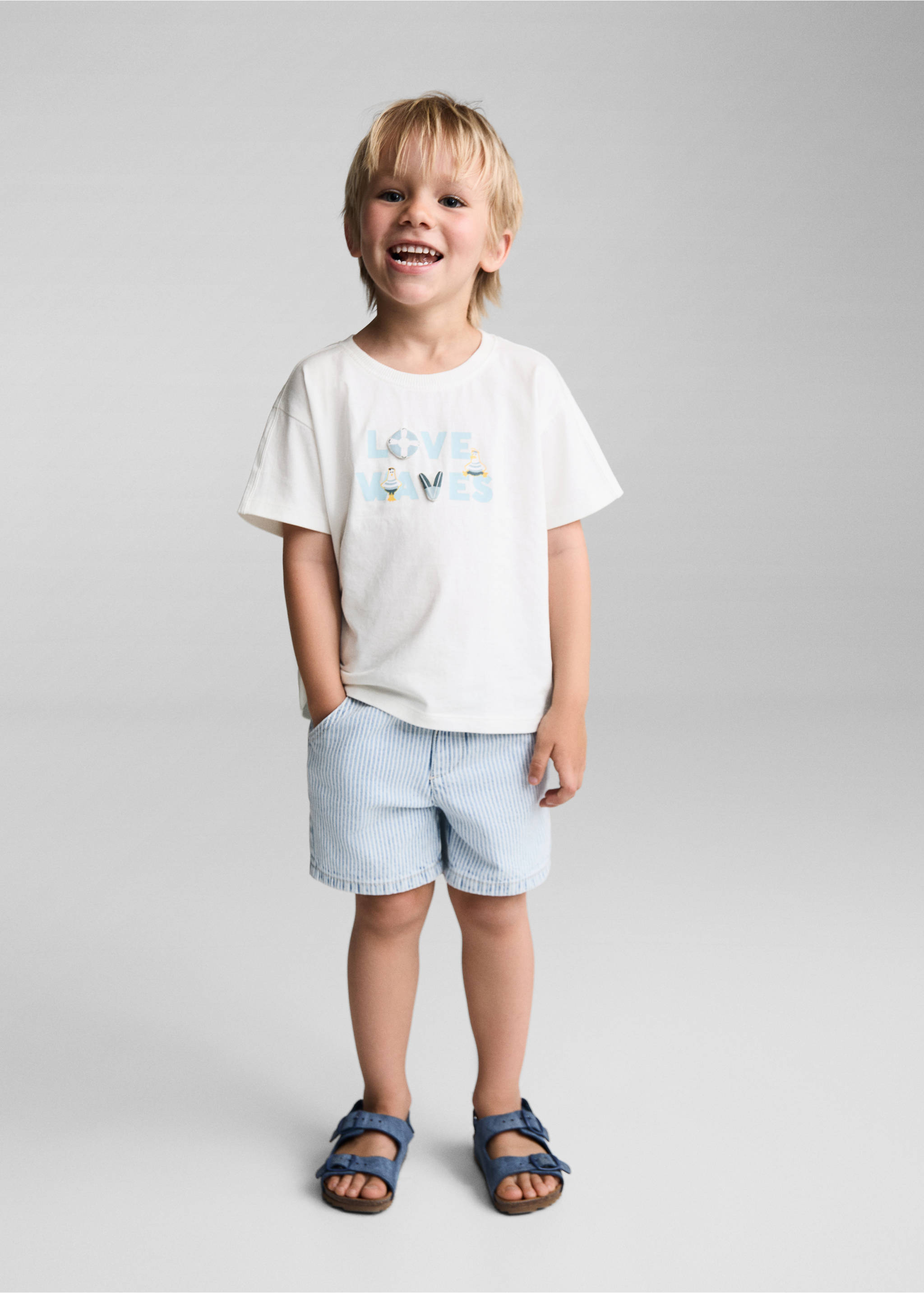 Μπλουζάκι στάμπα μήνυμα - Γενικό πλάνο, Υπόλευκο. Ref: 67027717-00.