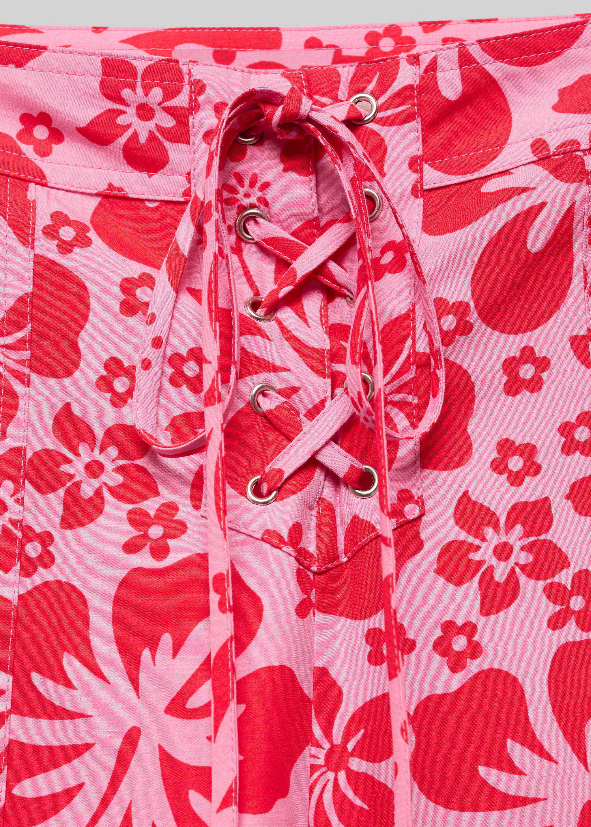 Floral trousers with cargo pockets - Details of the article 8