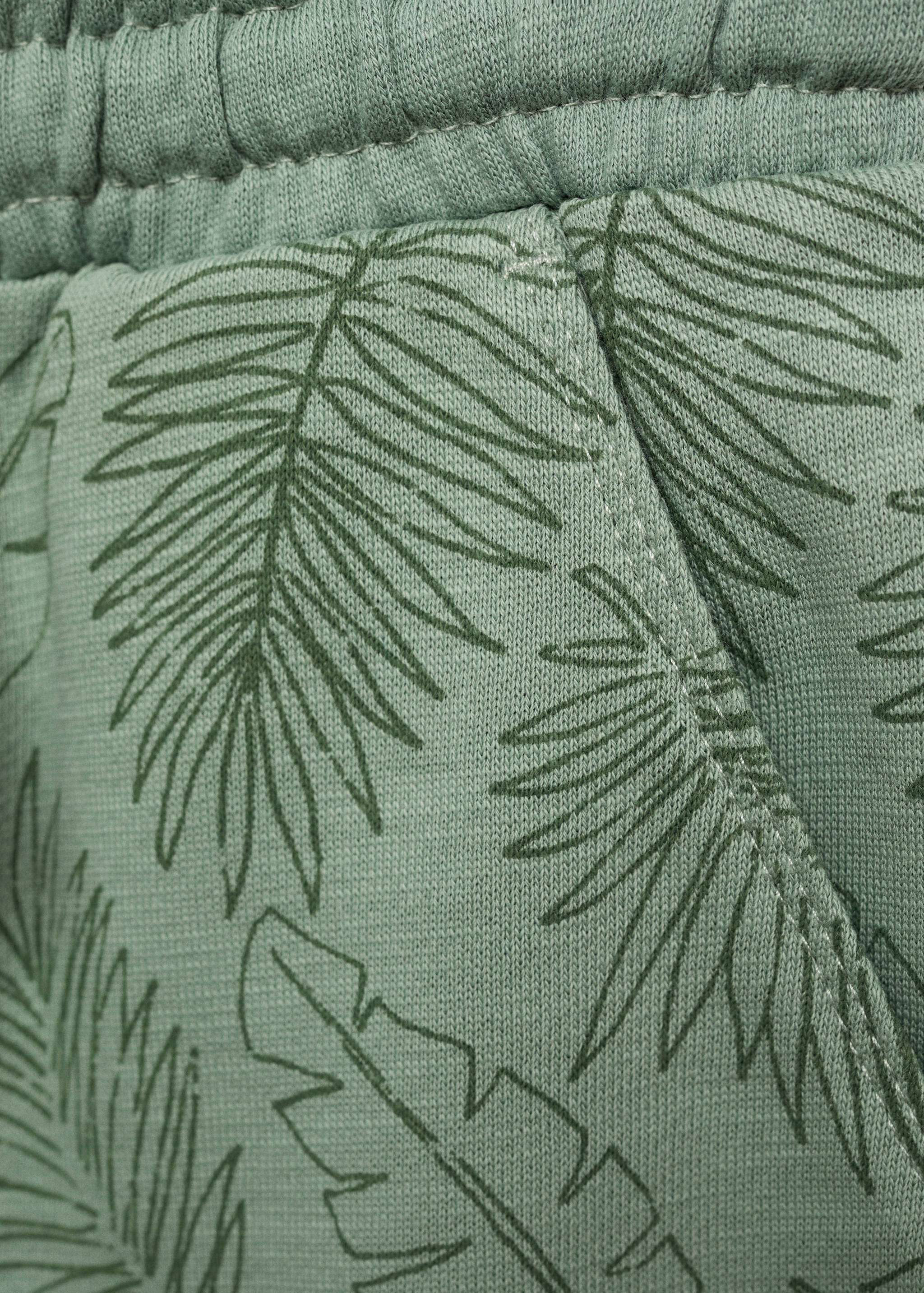 Bermuda-Shorts mit Blättermotiv - Detail des Artikels 0