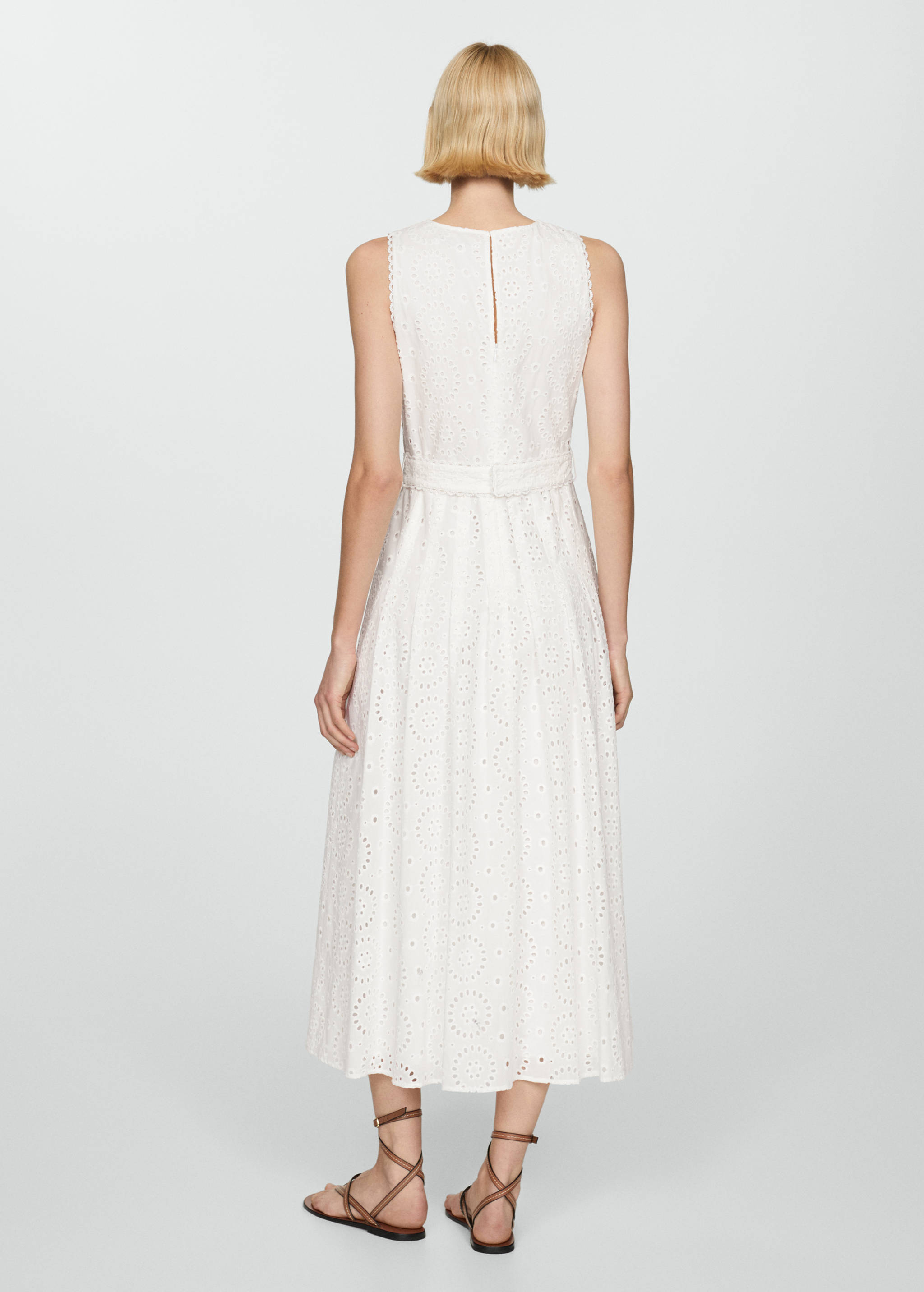 Embroidered belt dress - Reverse of the article