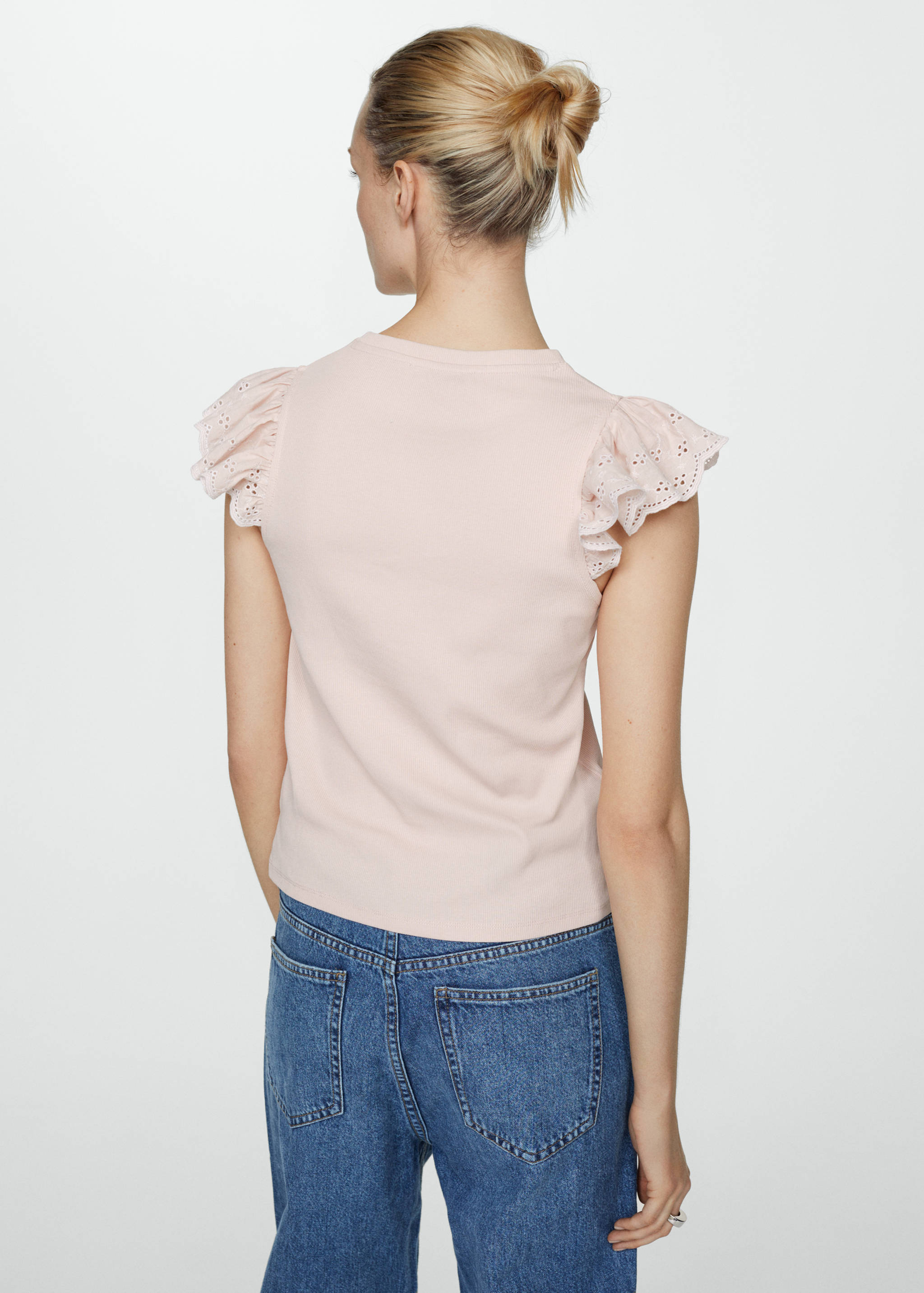 T-shirt with ruffled sleeves - Reverse of the article