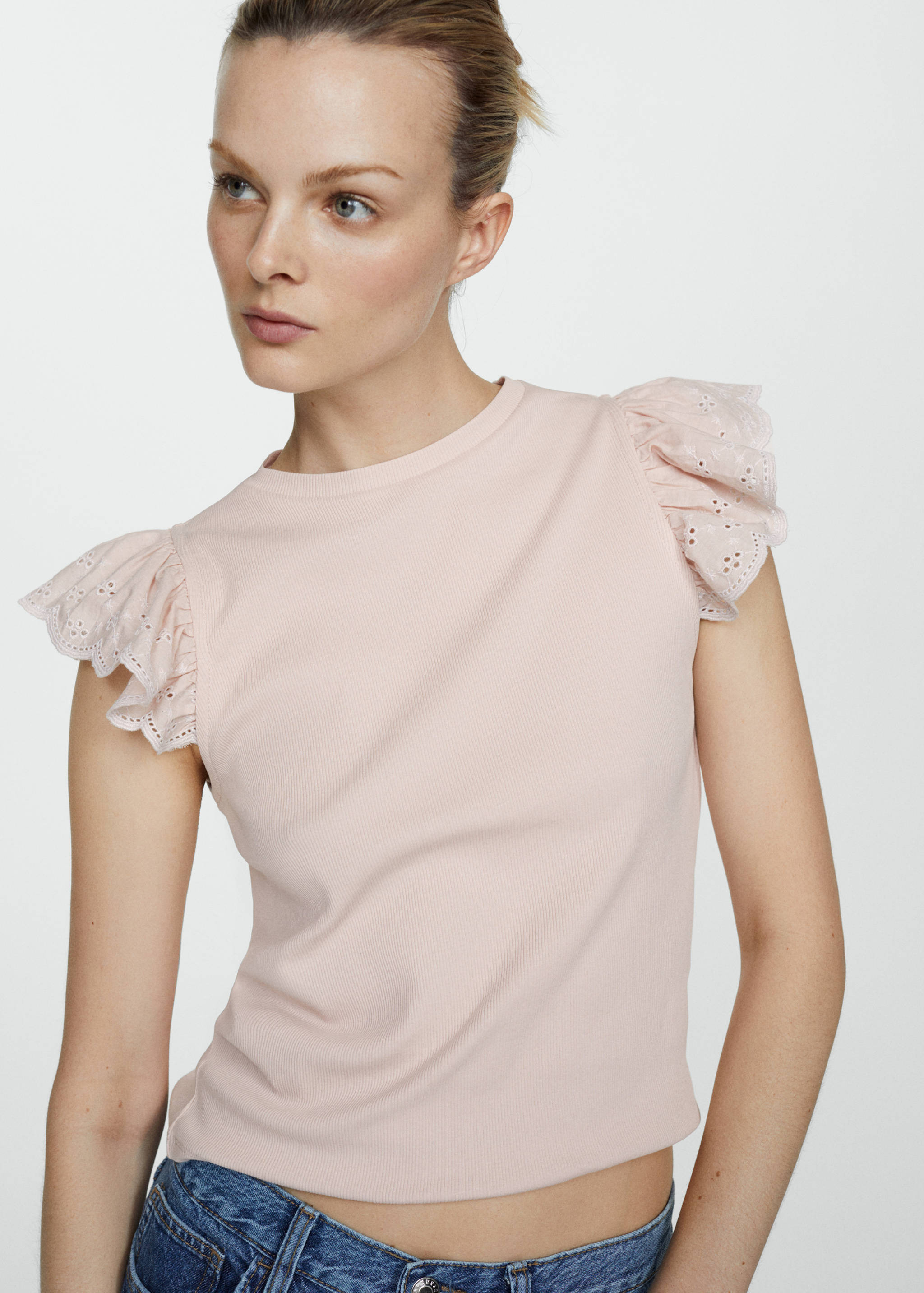 T-shirt with ruffled sleeves - Details of the article 1