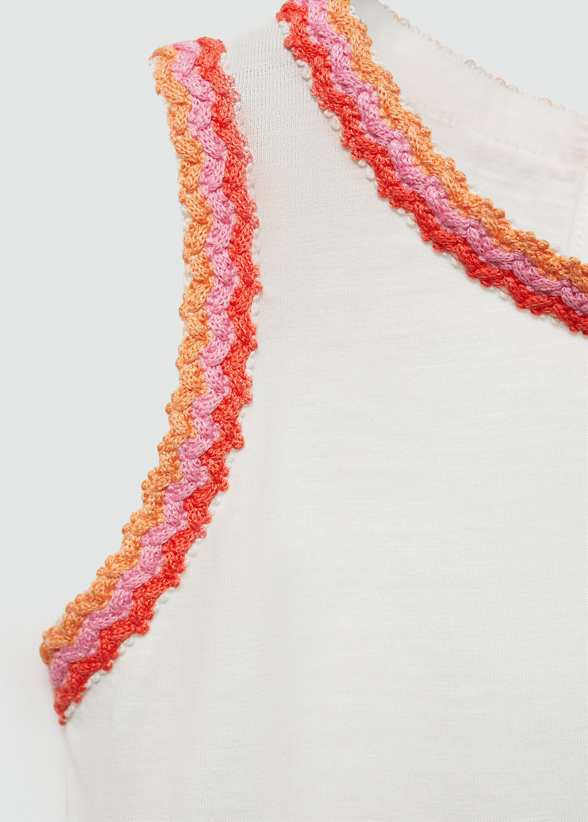Tank top with embroidered detail - Details of the article 8