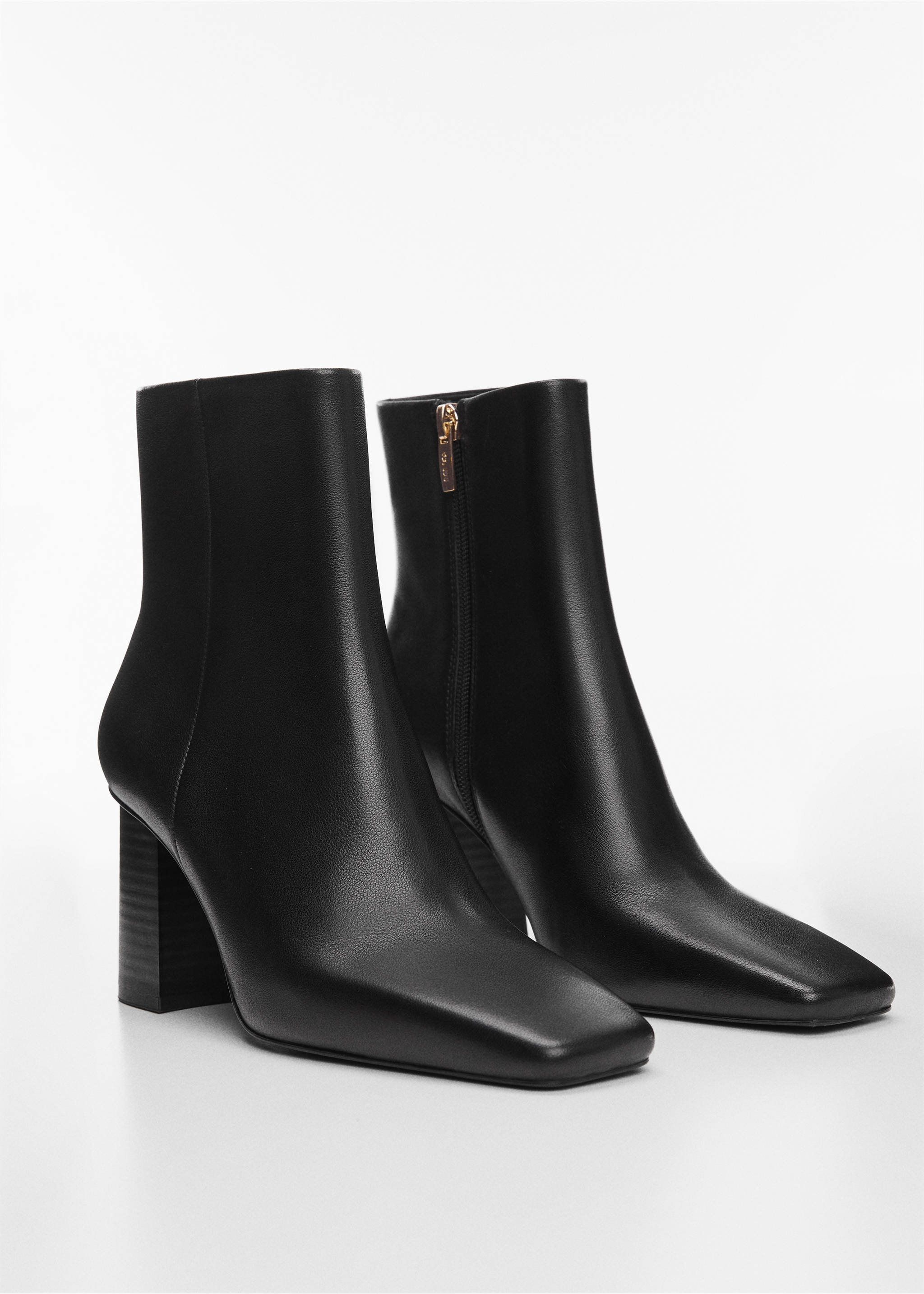 Squared toe leather ankle boots - Medium plane, Black. Ref: 67030253-00.