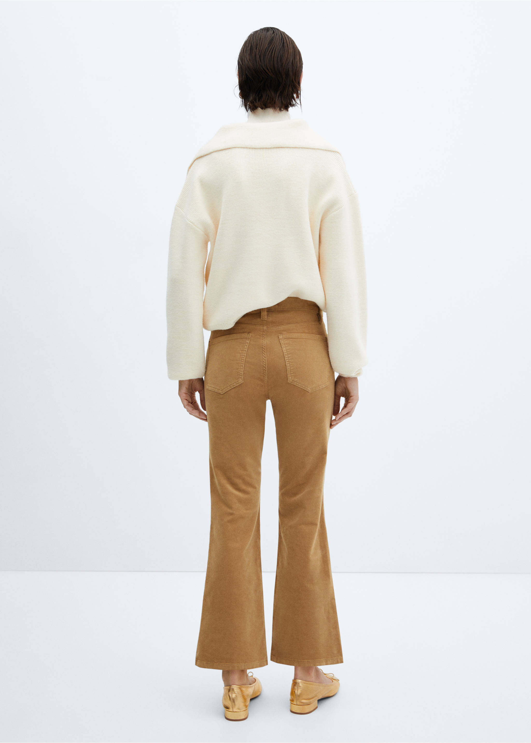 Flared cropped corduroy trousers - Reverse of the article, Medium Brown. Ref: 67030256-00.