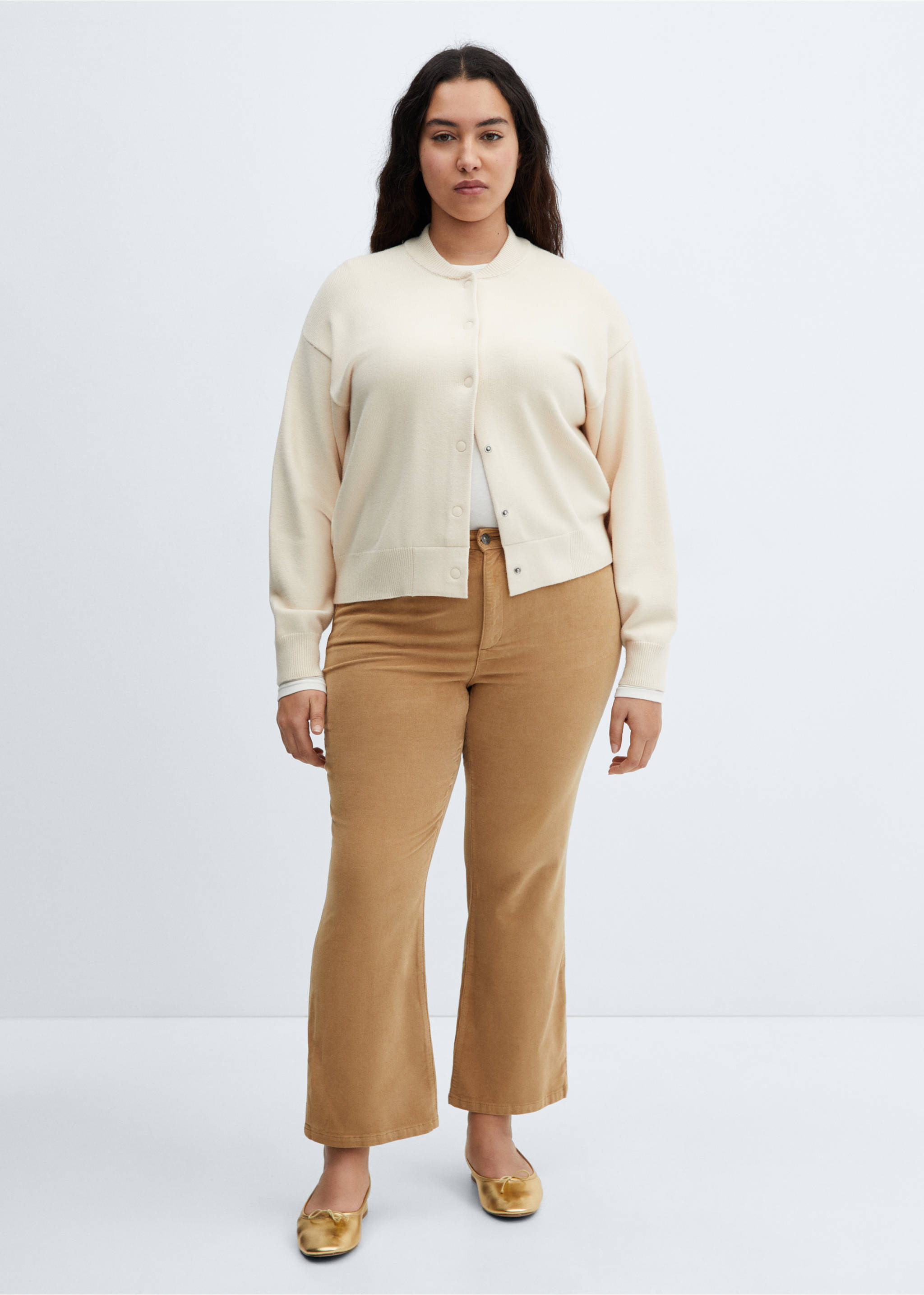 Flared cropped corduroy trousers - Details of the article 3, Medium Brown. Ref: 67030256-00.