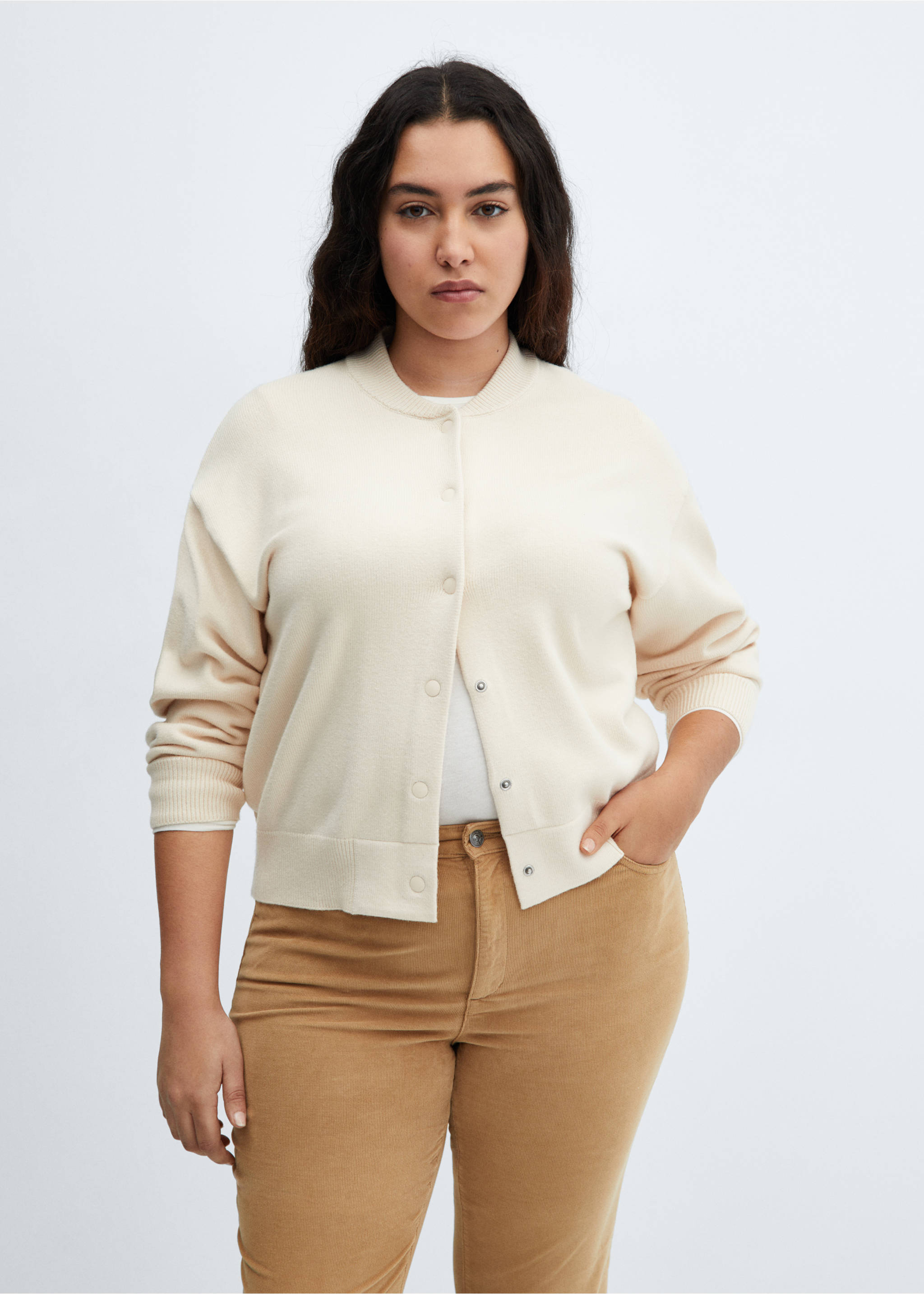 Flared cropped corduroy trousers - Details of the article 5, Medium Brown. Ref: 67030256-00.