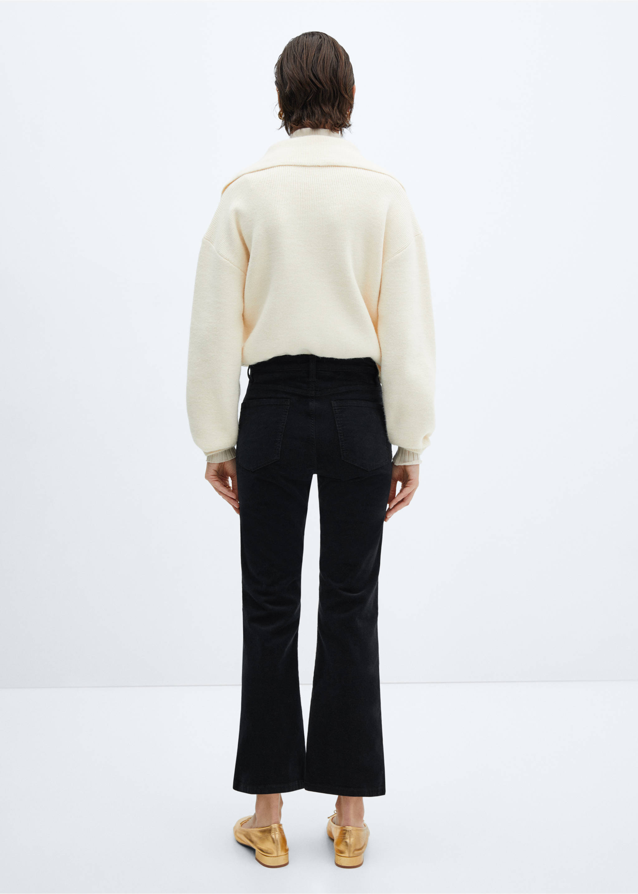 Flared cropped corduroy trousers - Reverse of the article, Black. Ref: 67030257-00.