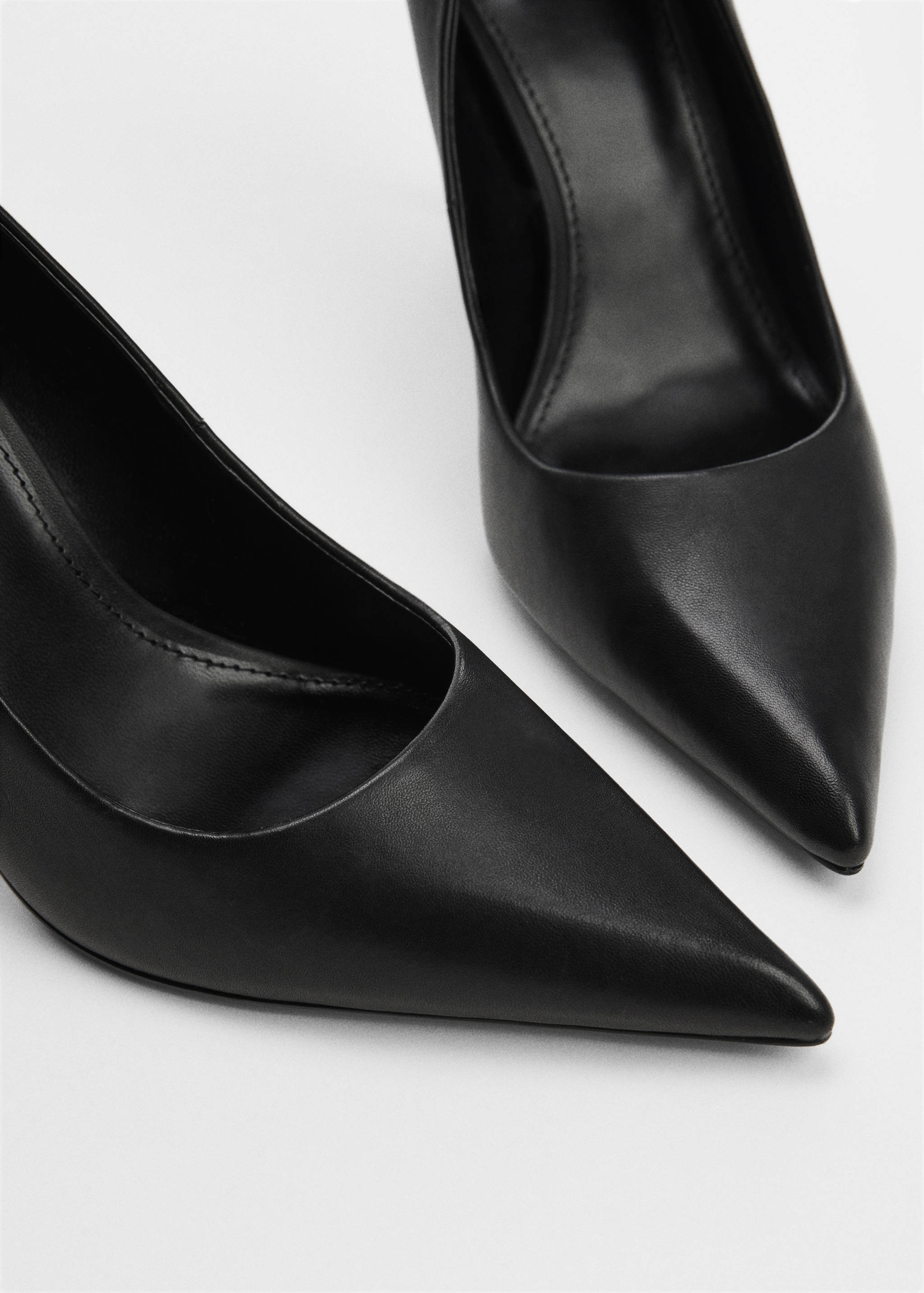 Heel leather shoes - Details of the article 2