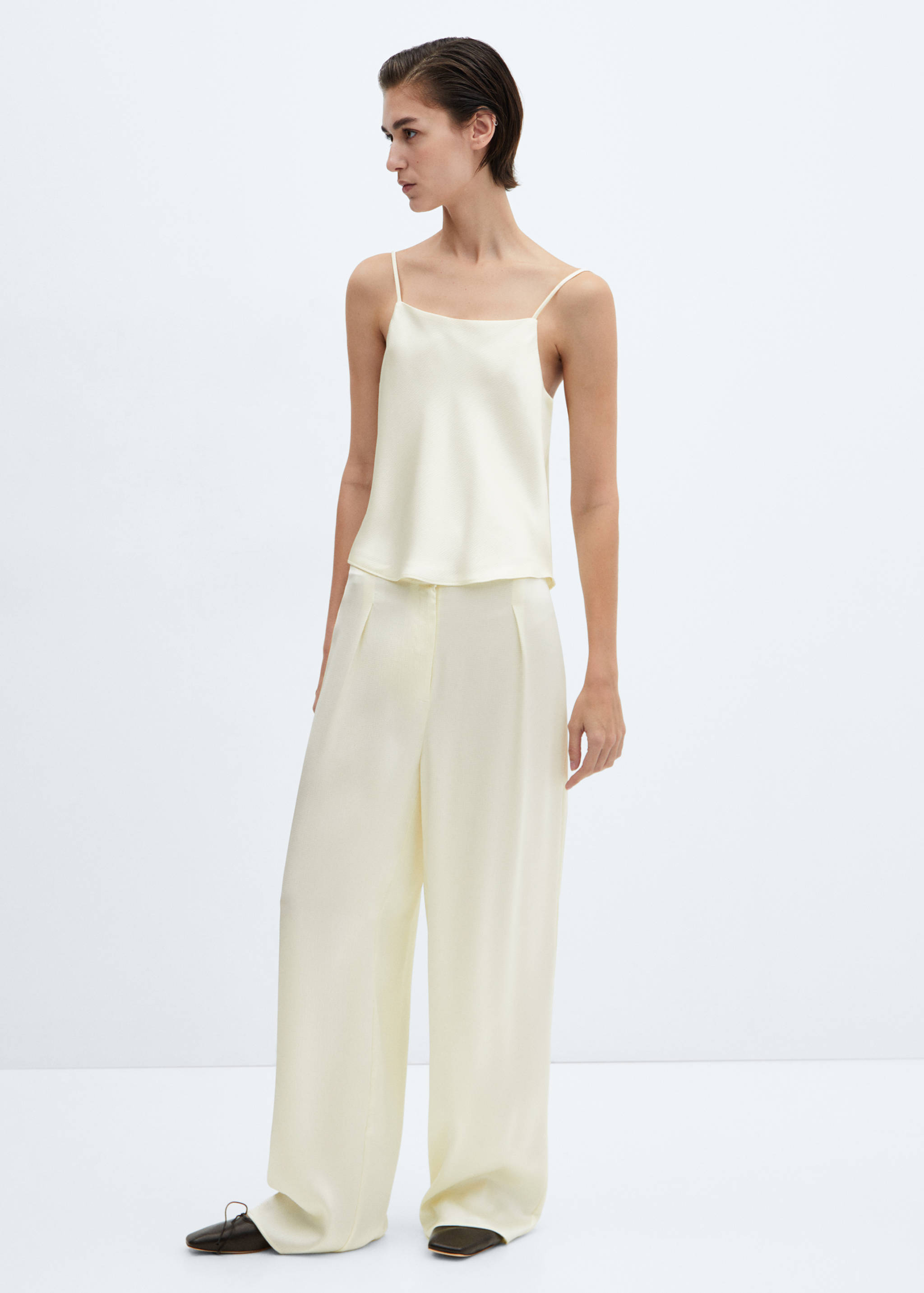 Top de alças acetinado - Plano geral