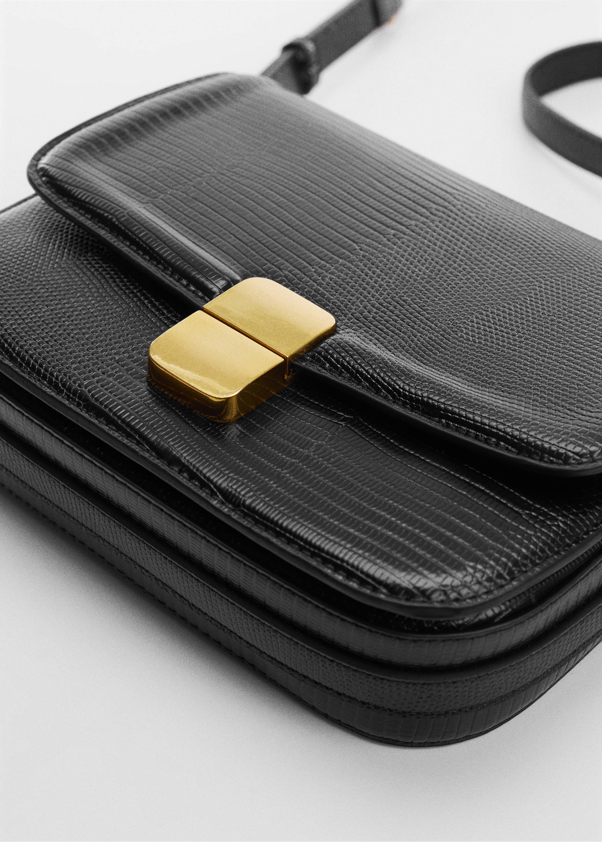 Tasche mit Umschlag mit Animal-Print-Effekt - Detail des Artikels 1