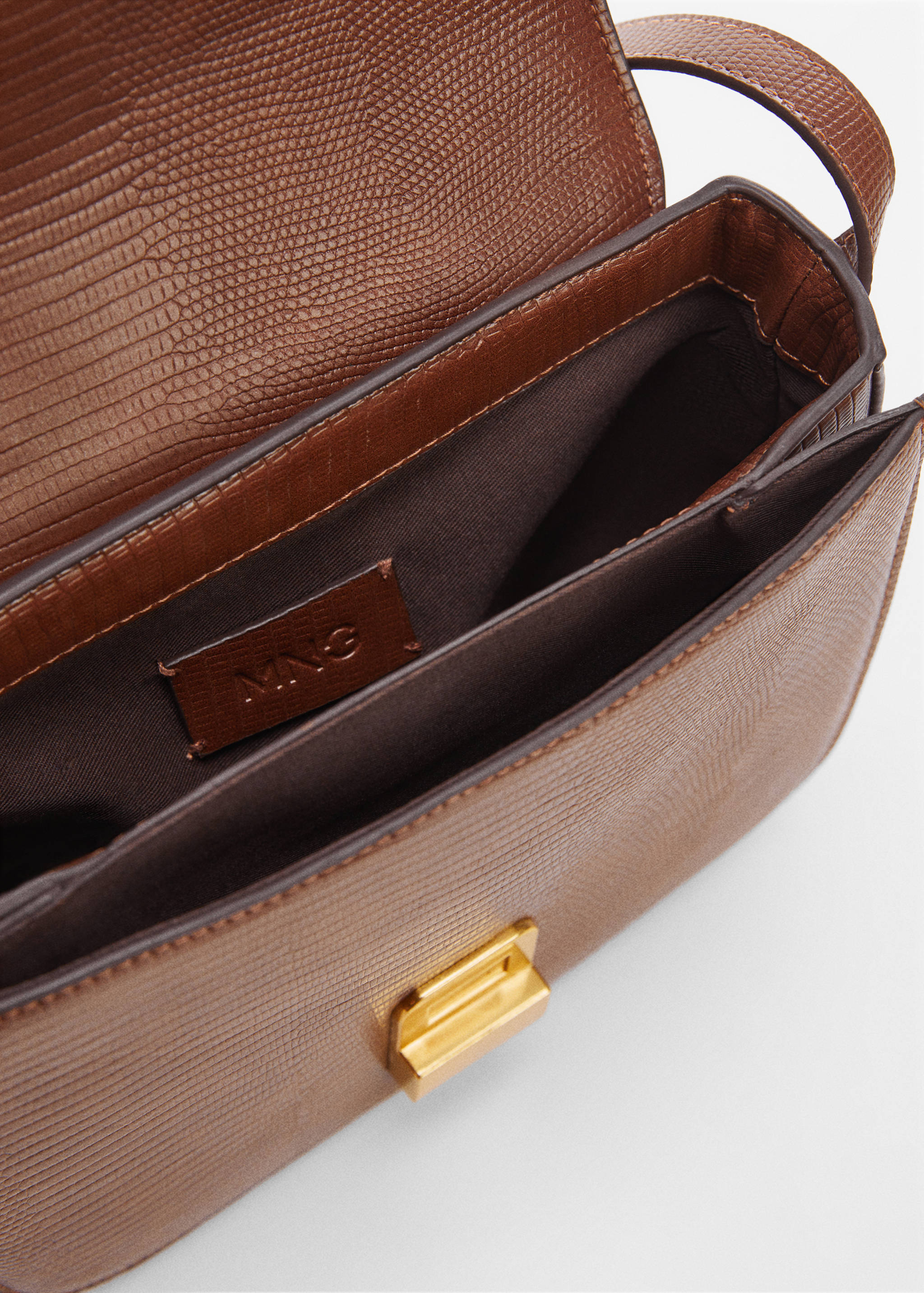 Tasche mit Umschlag mit Animal-Print-Effekt - Detail des Artikels 3