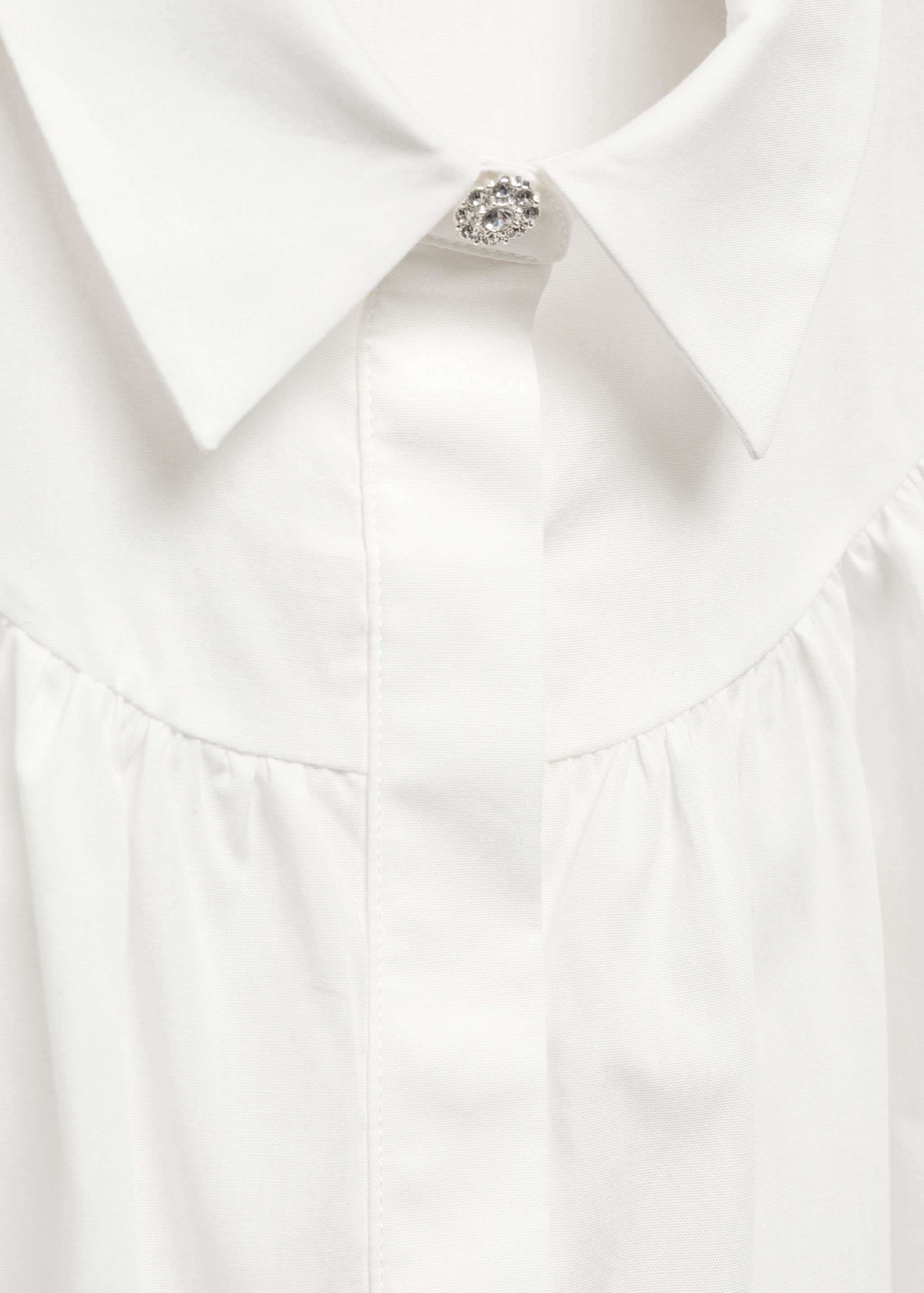 Camisa de colarinho abotoado - Pormenor do artigo 8
