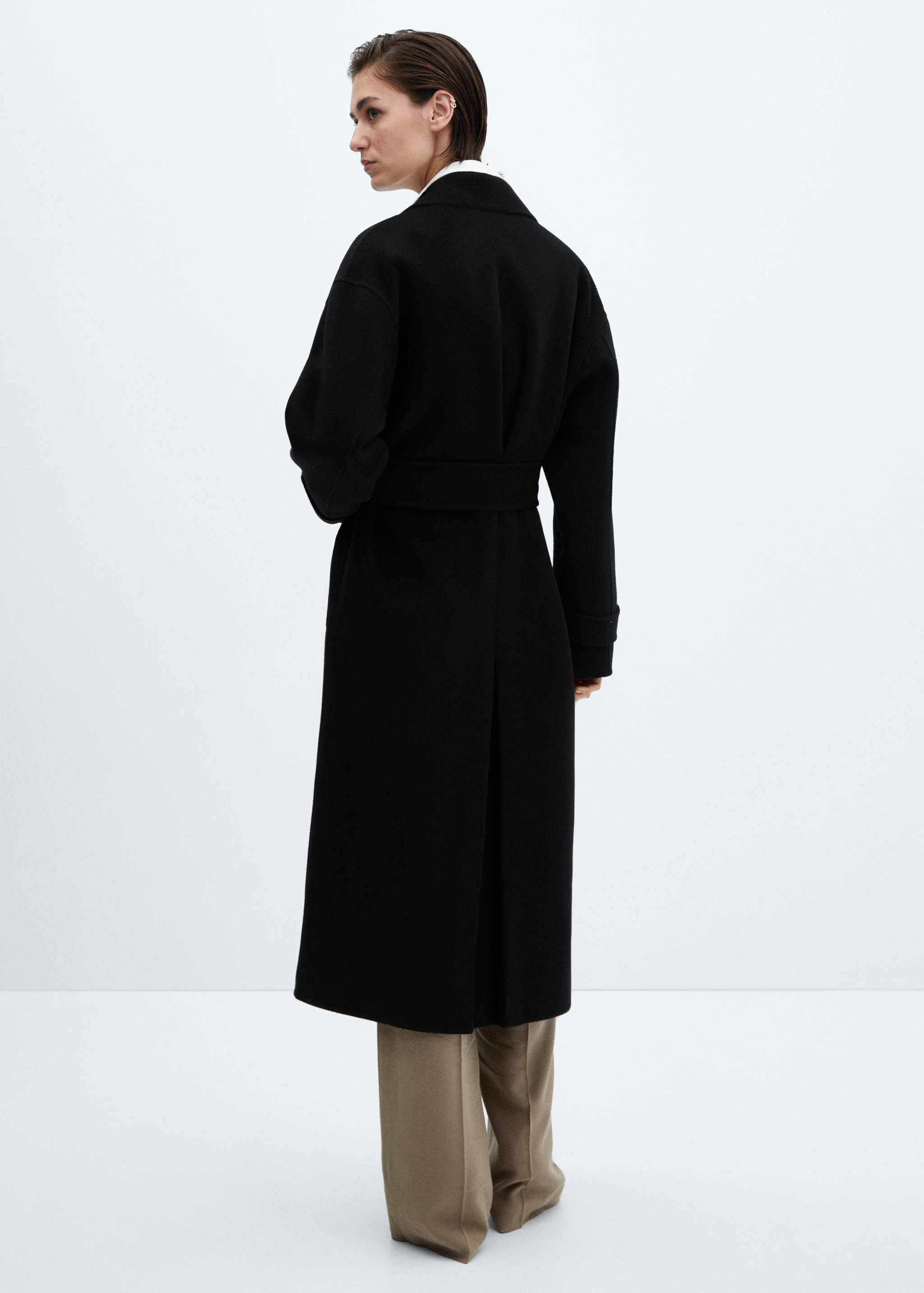 Woollen coat with belt - Reverse of the article