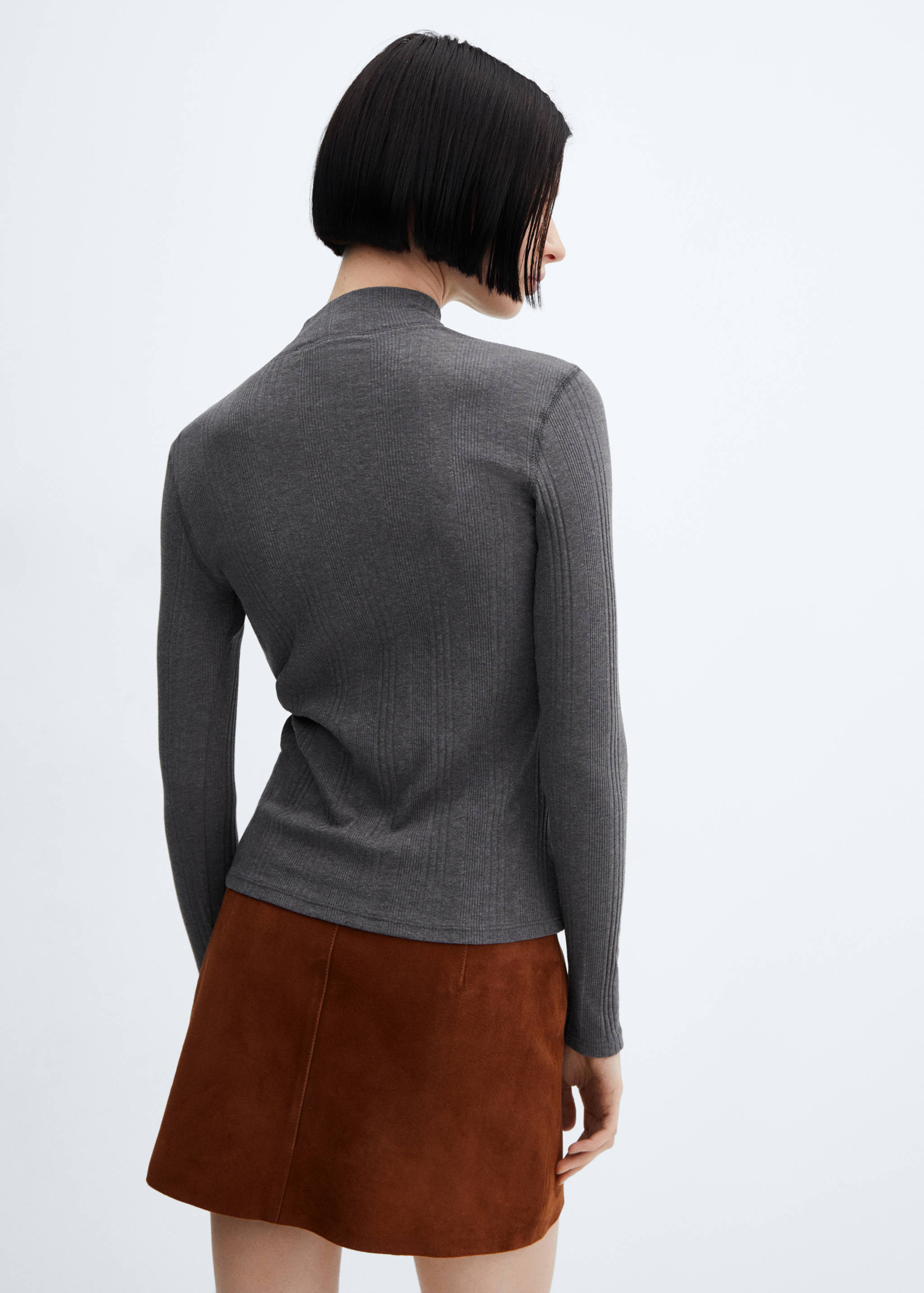 Ribbed t-shirt with perkins neck - Reverse of the article