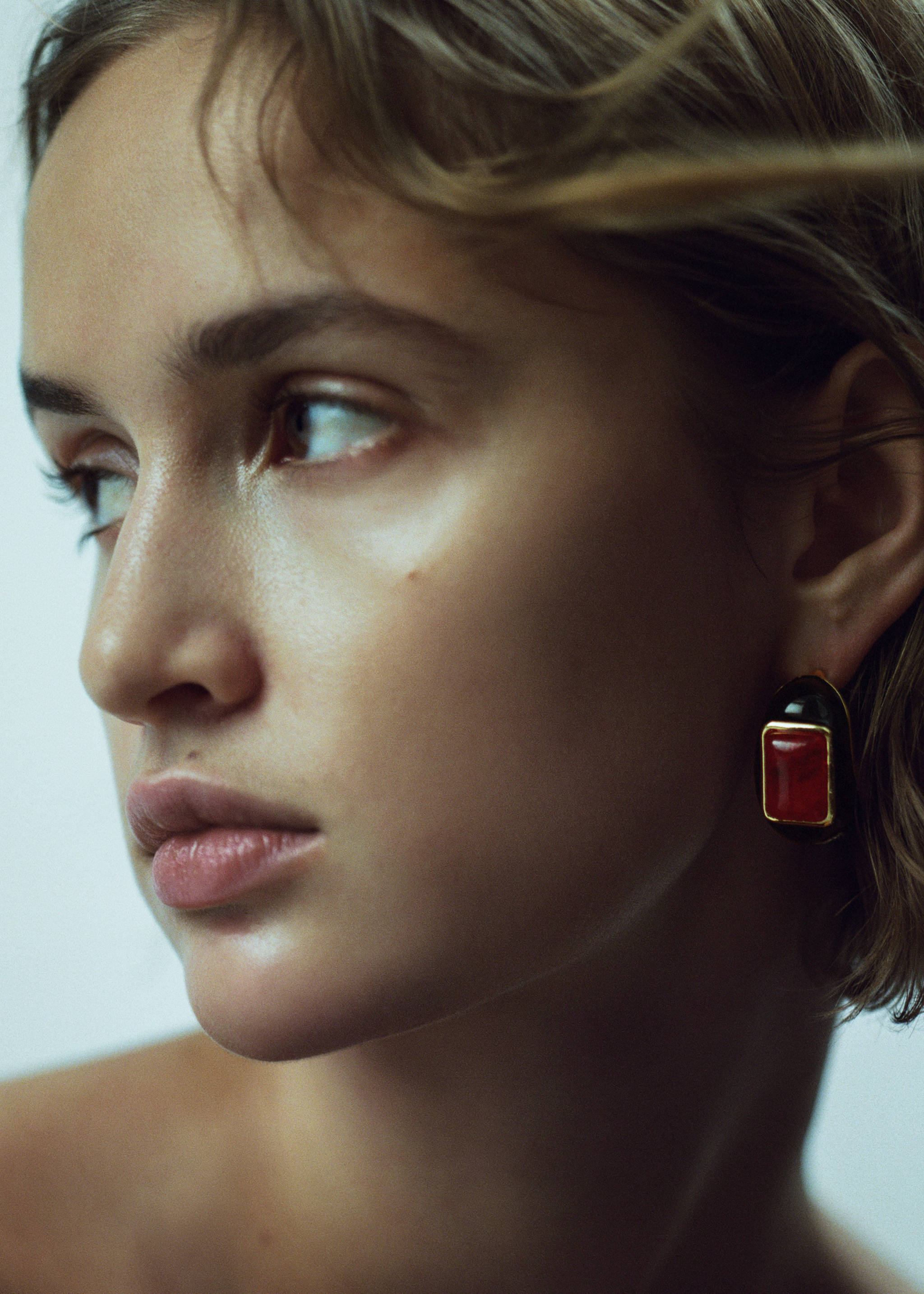 Semi-hoop earrings quartz detail - General plane, Black. Ref: 67030471-00.