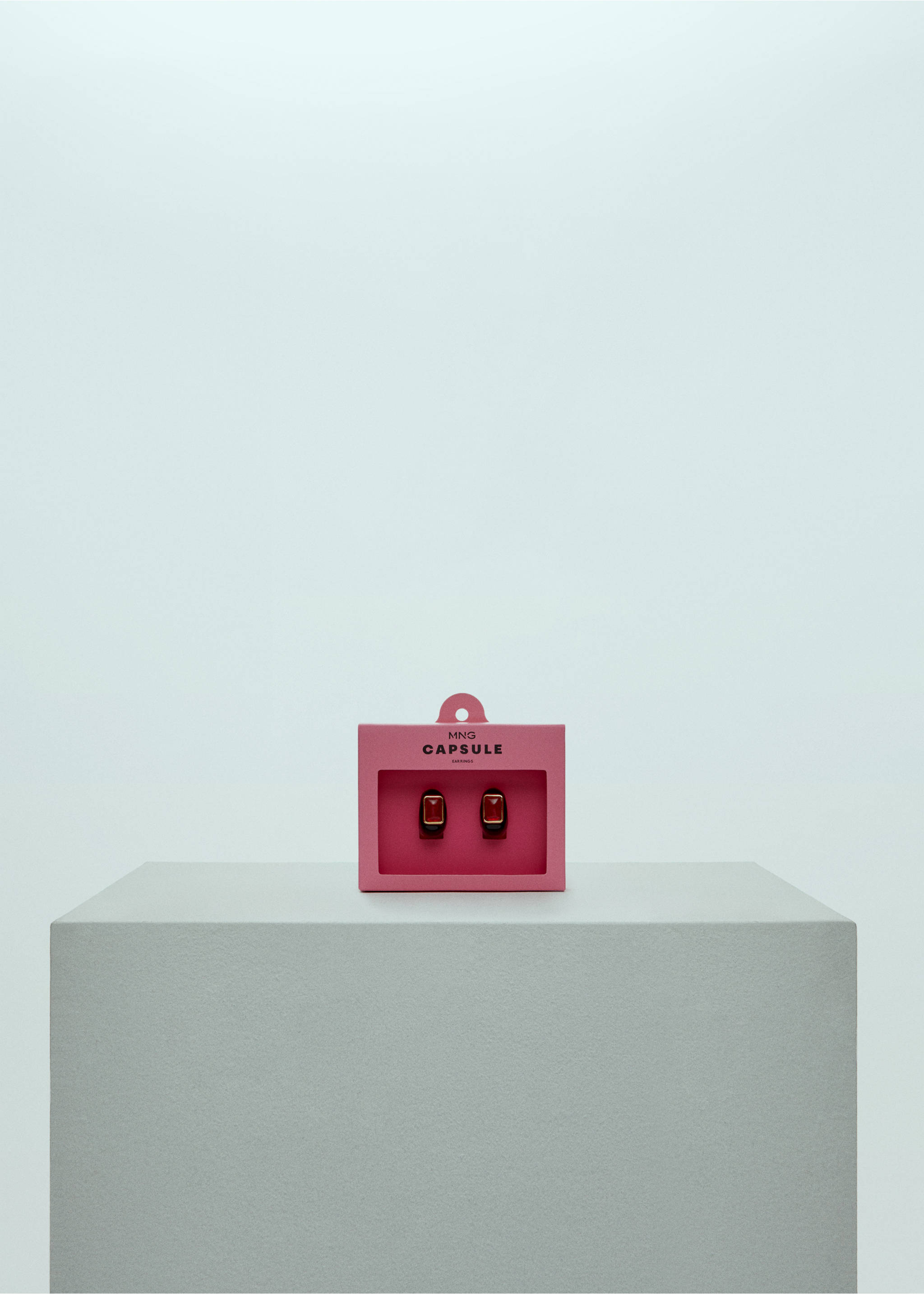 Semi-hoop earrings quartz detail - Article without model, Black. Ref: 67030471-00.