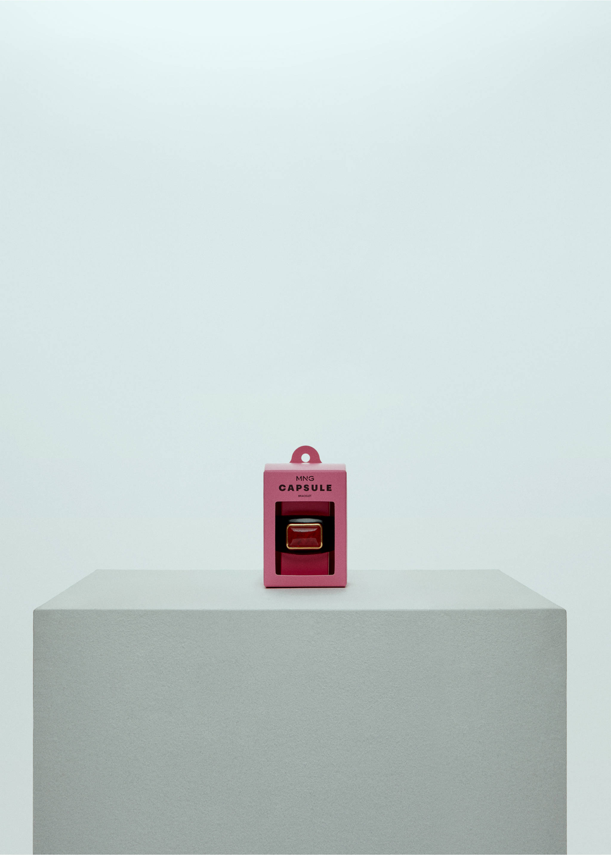 Maxi-bracelet with quartz detail - Article without model, Black. Ref: 67030472-00.