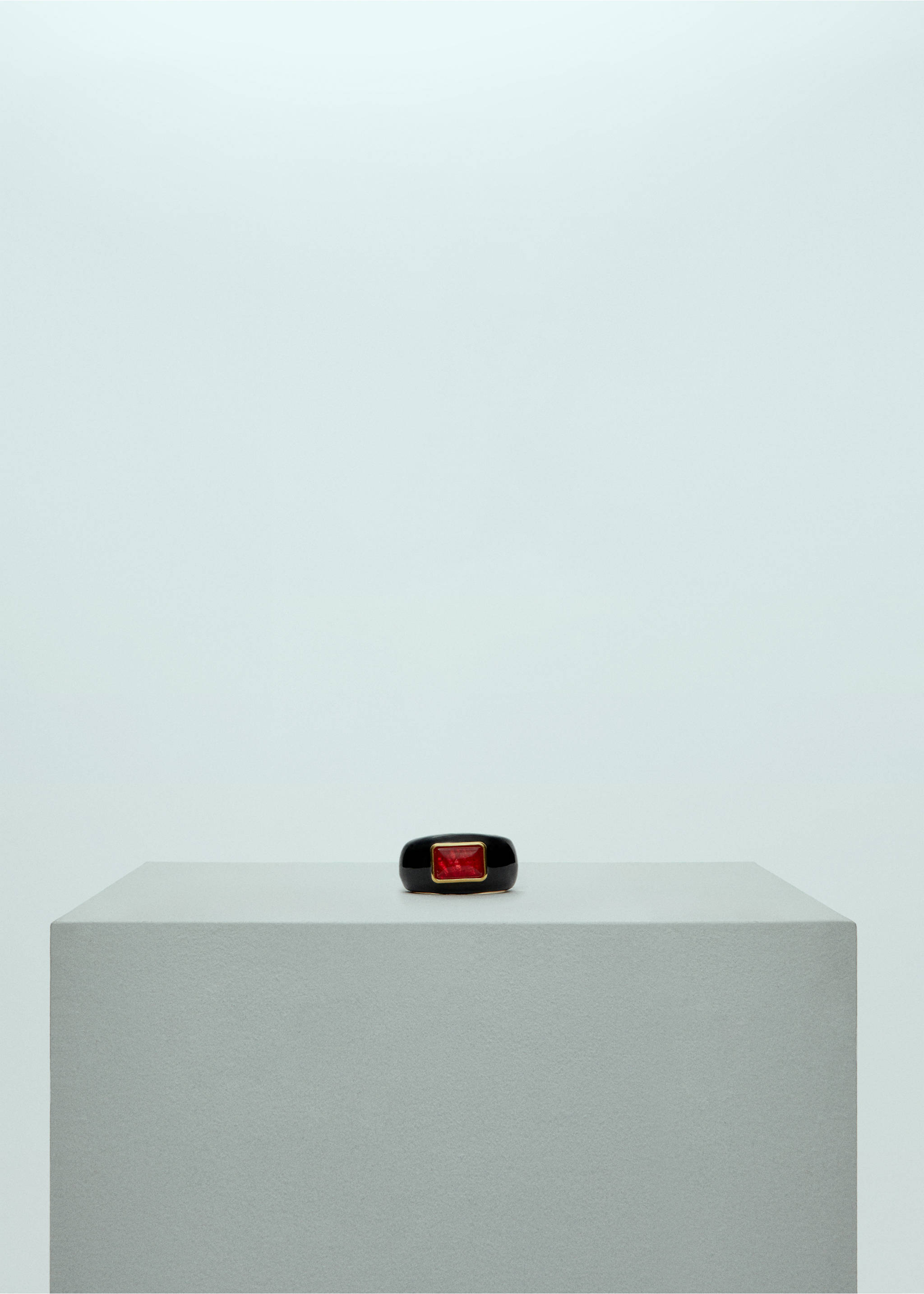 Maxi-bracelet with quartz detail - Medium plane, Black. Ref: 67030472-00.