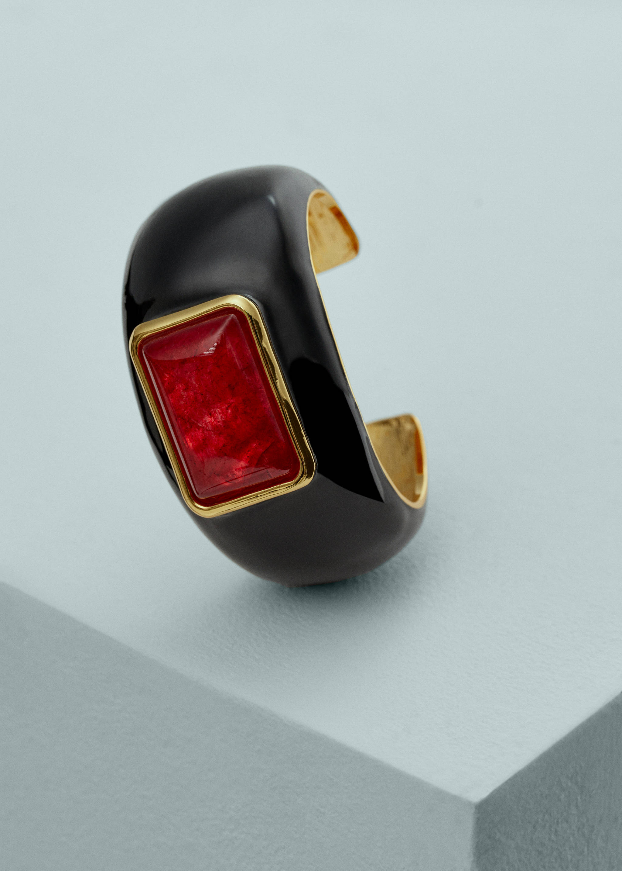 Maxi-bracelet with quartz detail - Details of the article 1