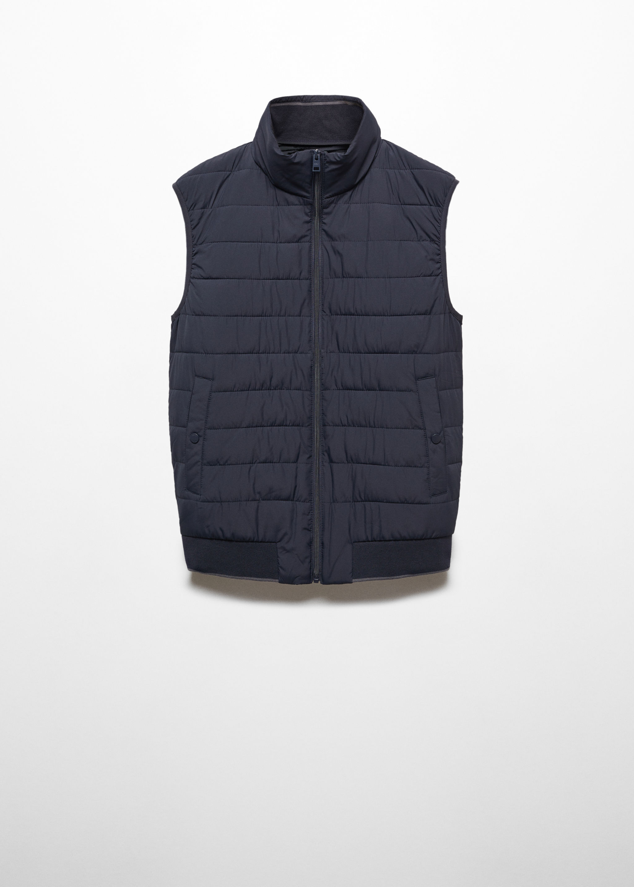 Armilla embuatada ultra lleugera water-repellent - Article sense model