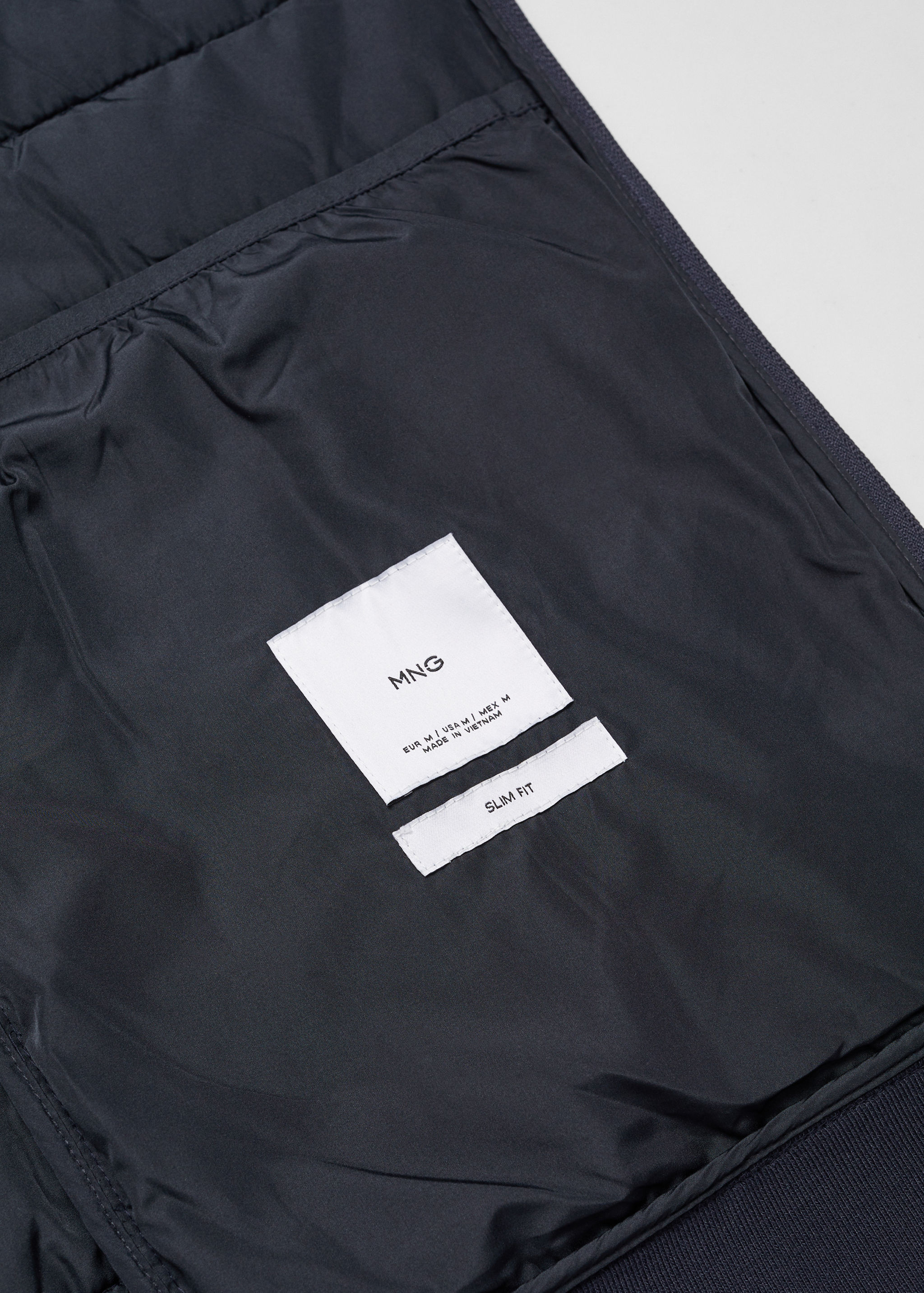 Armilla embuatada ultra lleugera water-repellent - Detall de l'article 8