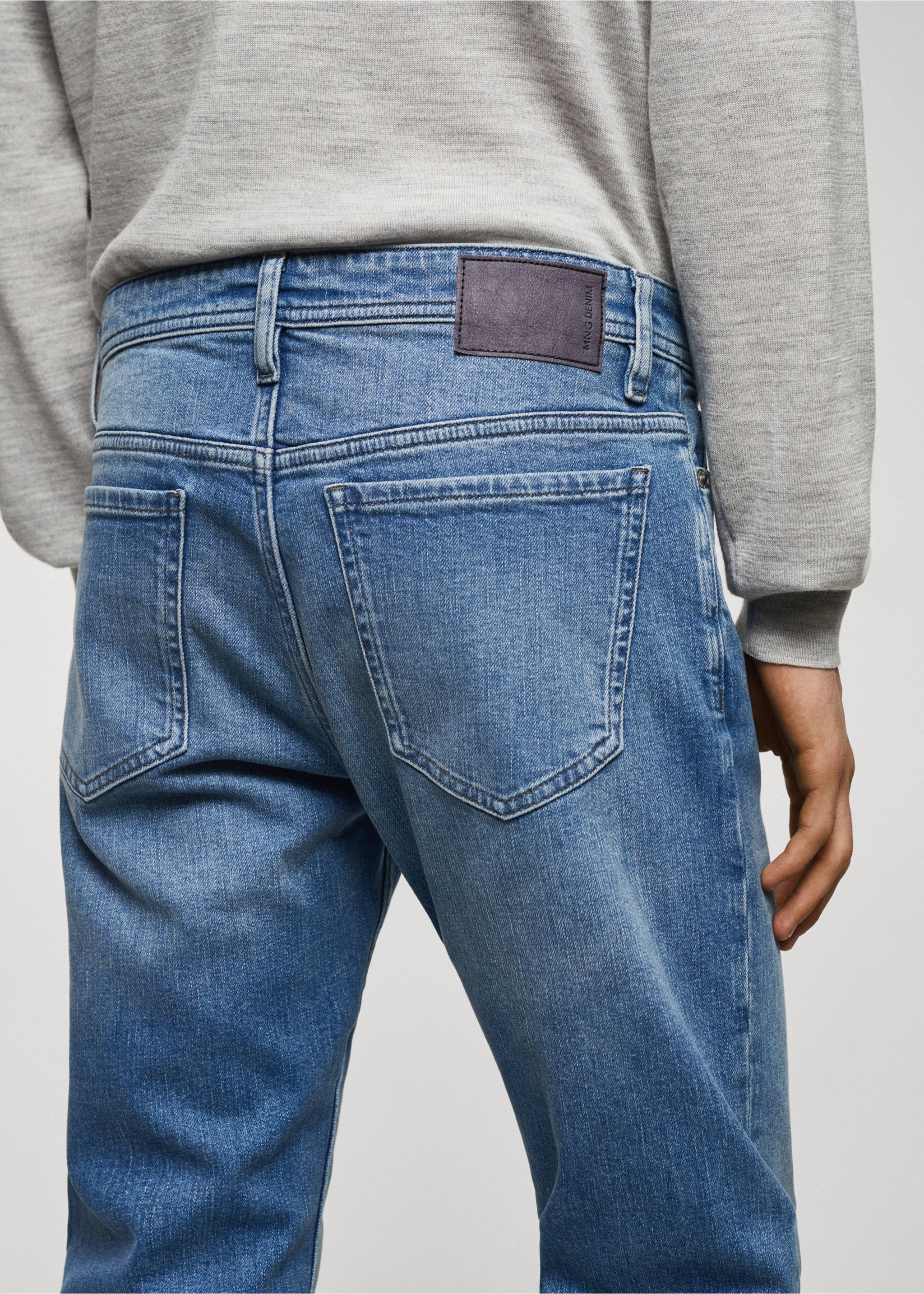 Jan slim-fit jeans - Details of the article 4, Medium Blue. Ref: 67030620-00.