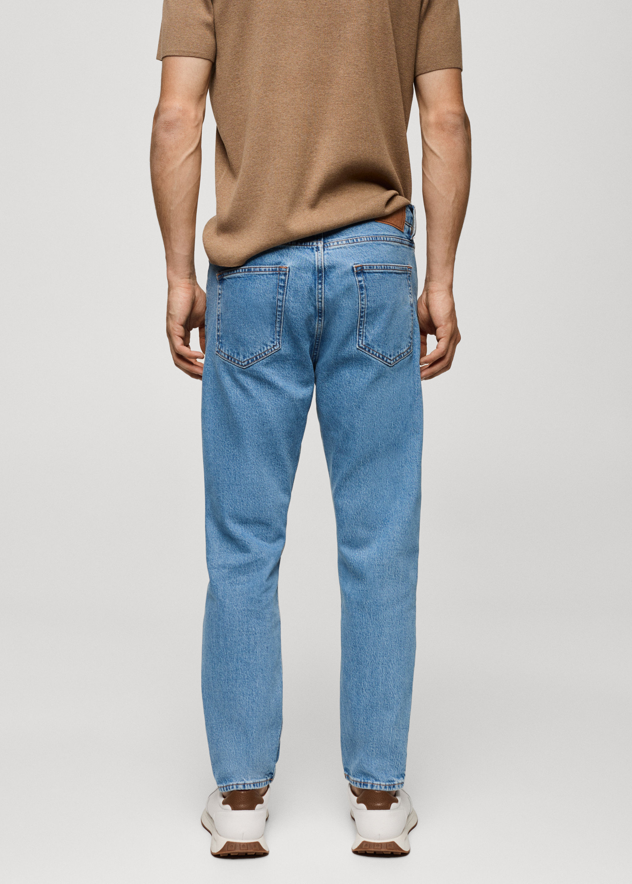 Tapered-Fit-Jeans - Rückseite des Artikels