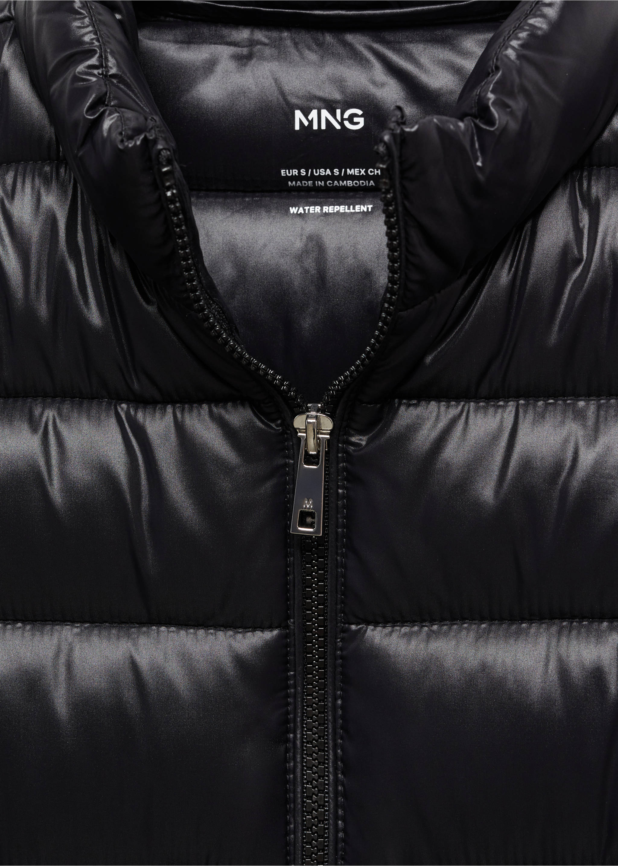 Pocket quilted jacket - Details of the article 8, Black. Ref: 67030642-00.