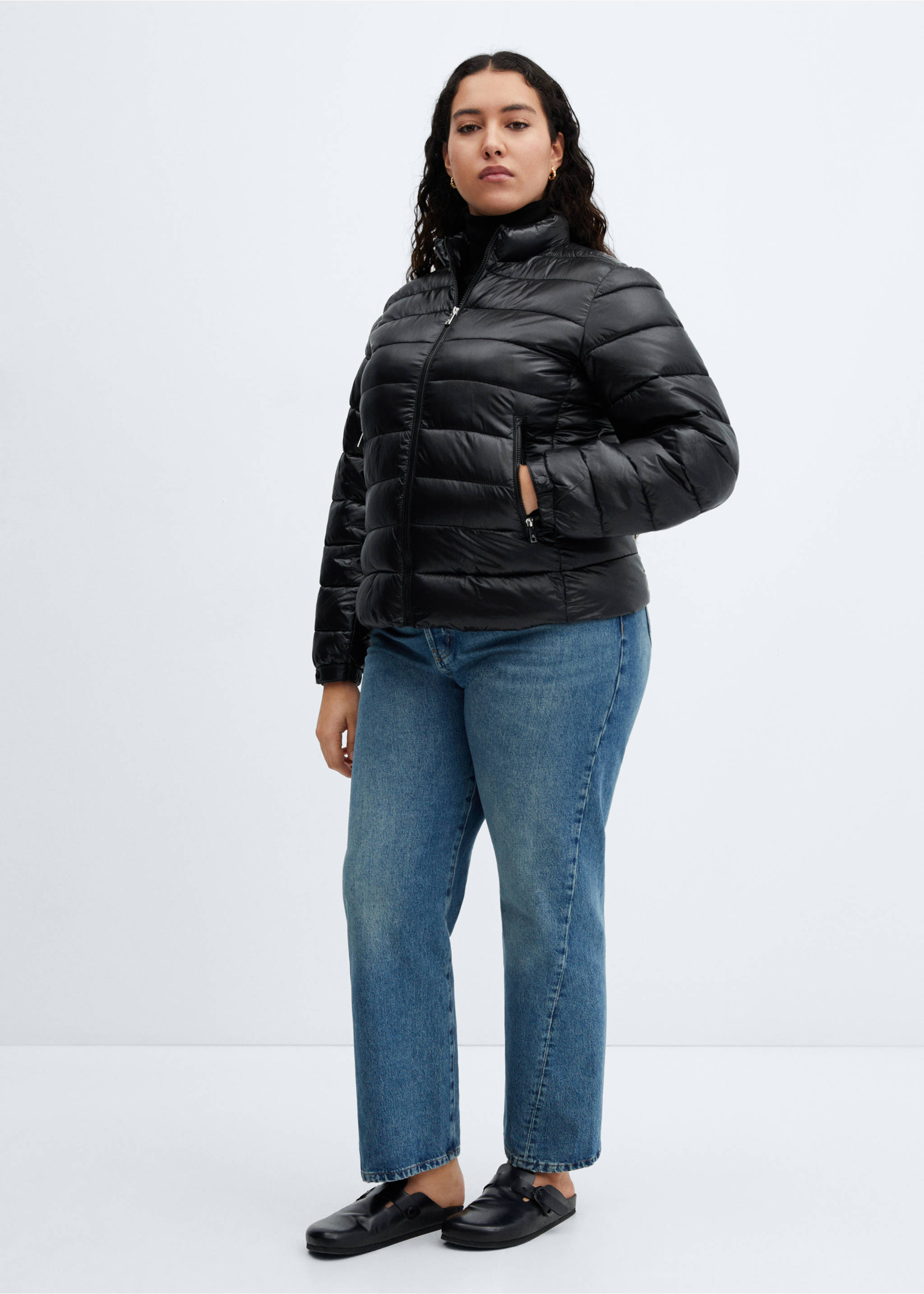 Pocket quilted jacket - Details of the article 3, Black. Ref: 67030642-00.