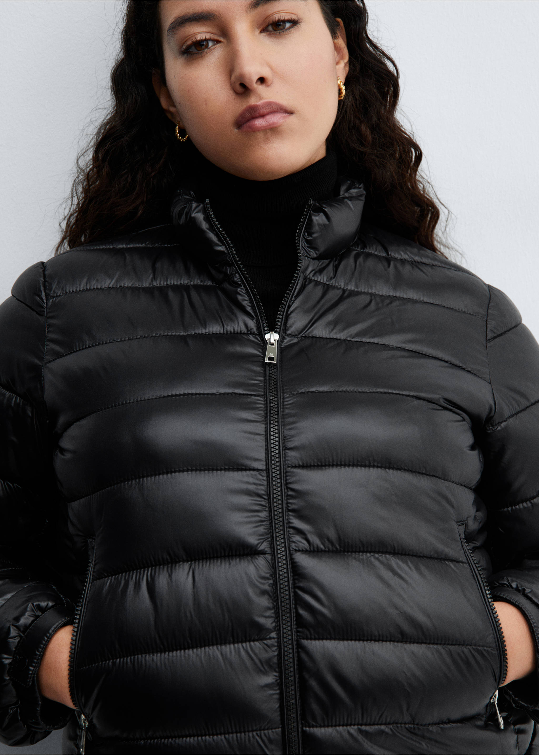 Pocket quilted jacket - Details of the article 4, Black. Ref: 67030642-00.