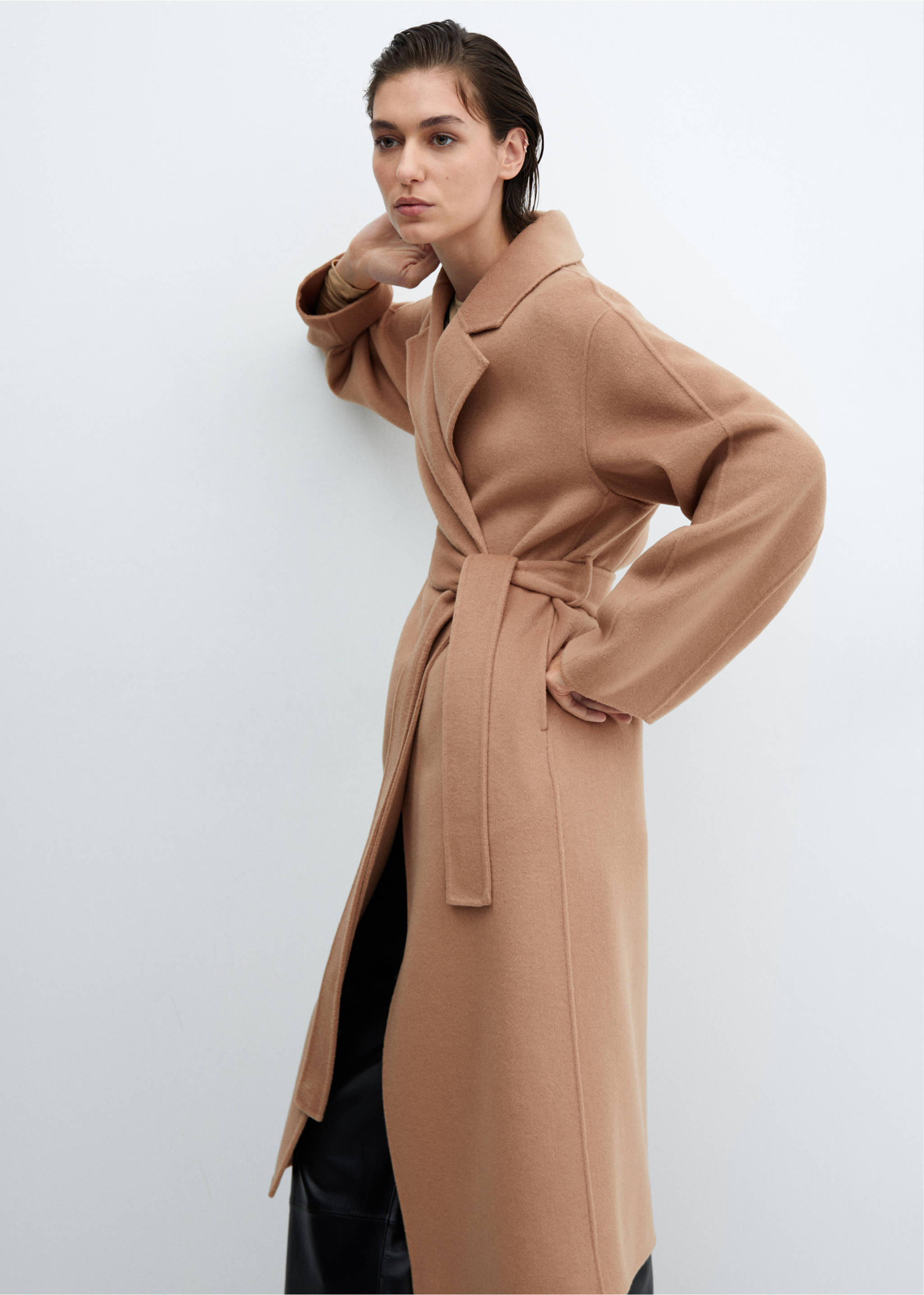 Belt handmade coat - Details of the article 2, Medium Brown. Ref: 67030644-00.