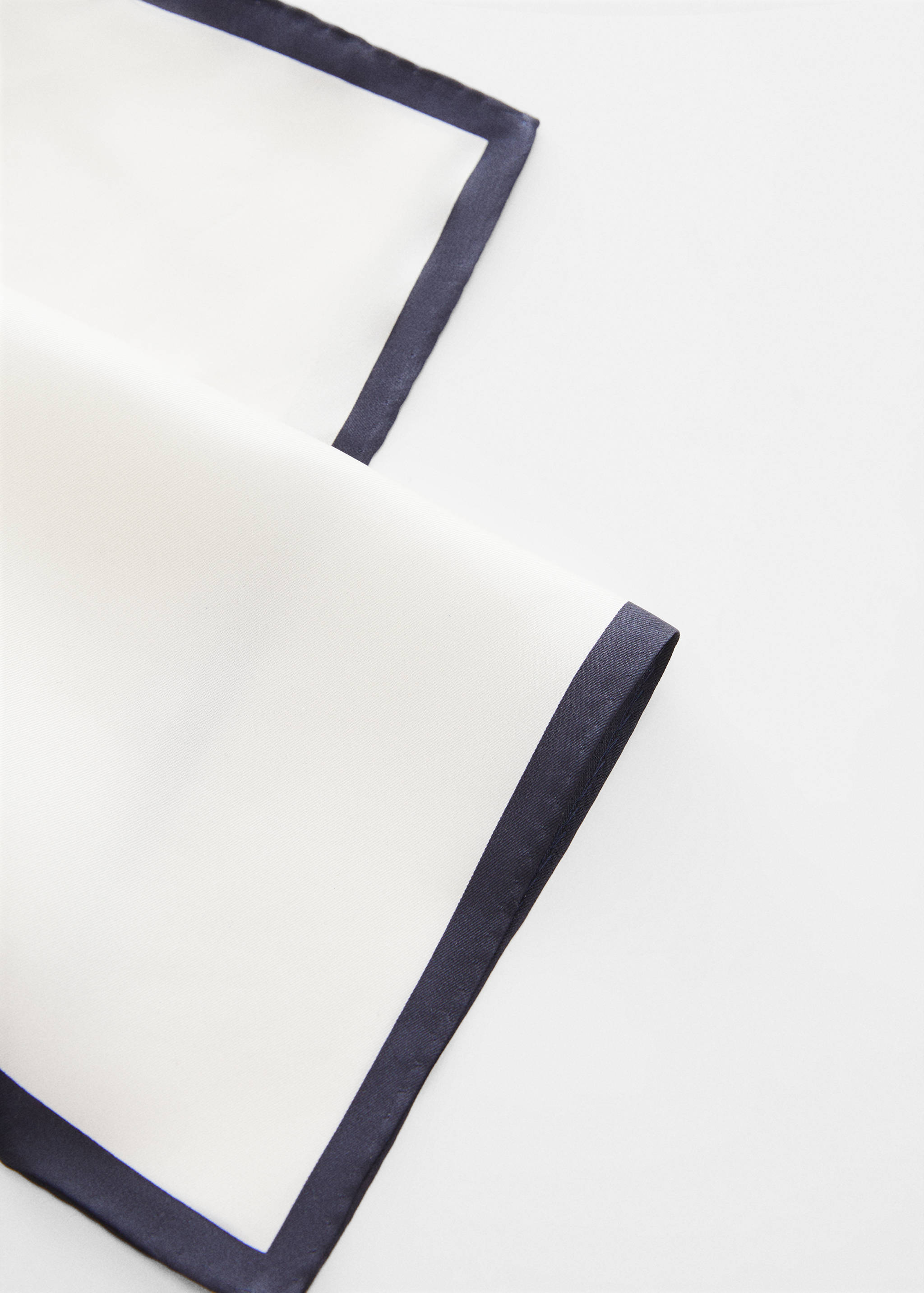 Mulberry silk pocket square - Details of the article 1