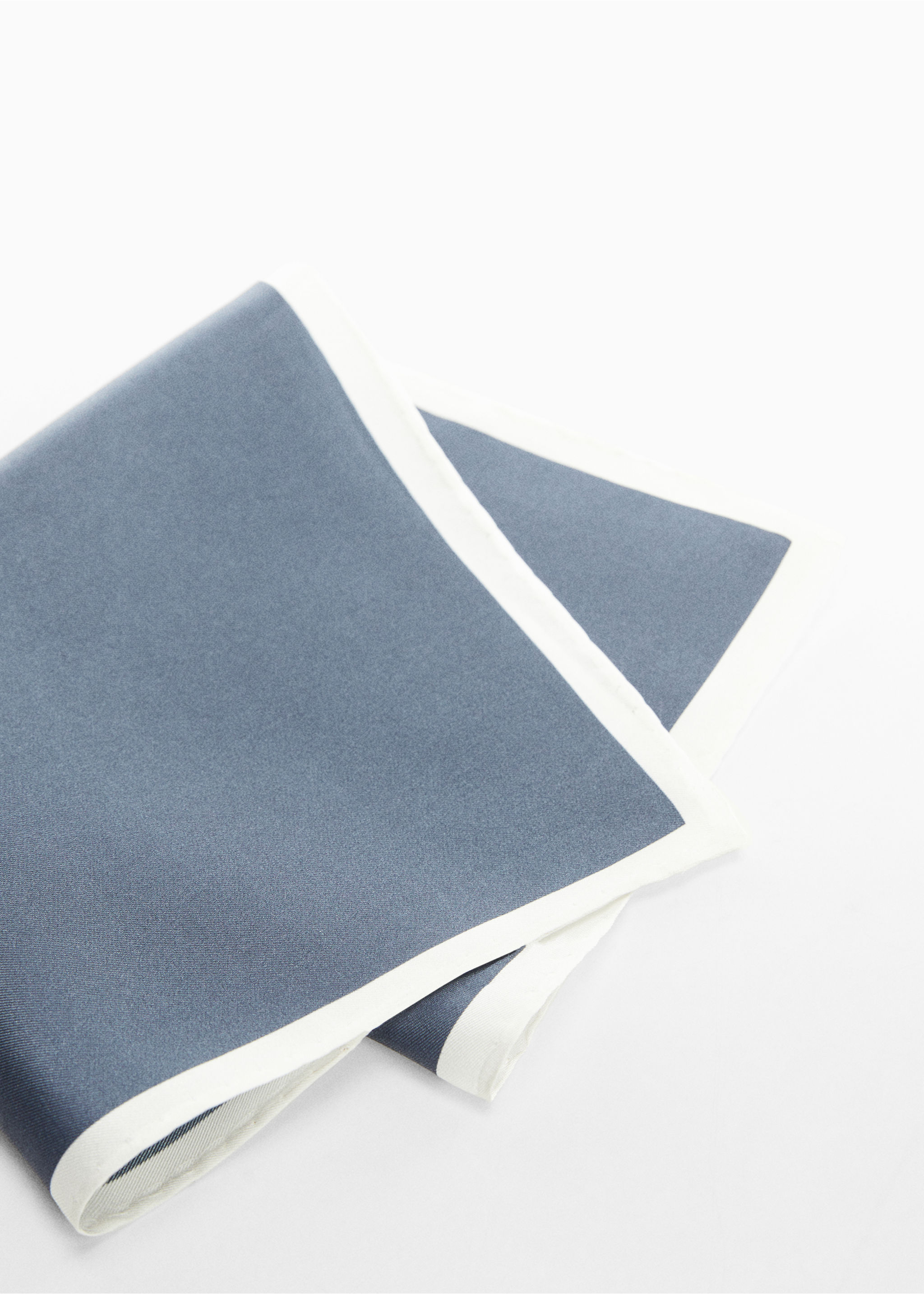 Mulberry silk pocket square - Details of the article 1