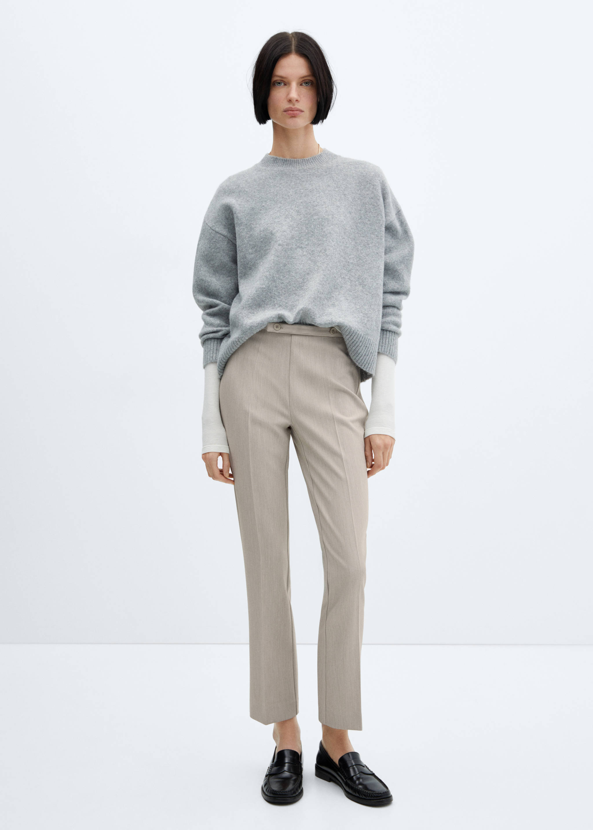 Gerade Hose mit Gürtel - Allgemeine Ansicht