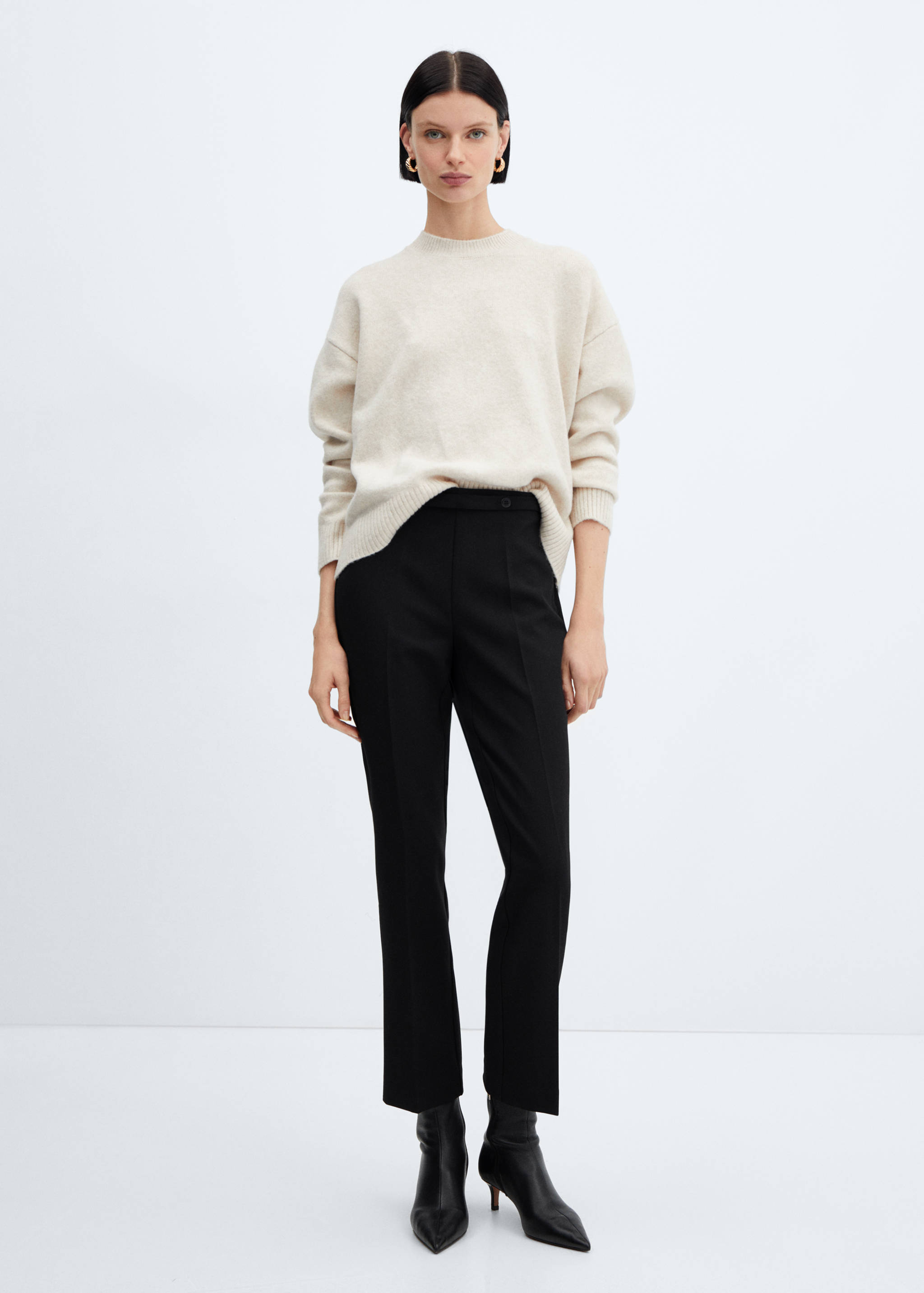 Gerade Hose mit Gürtel - Allgemeine Ansicht