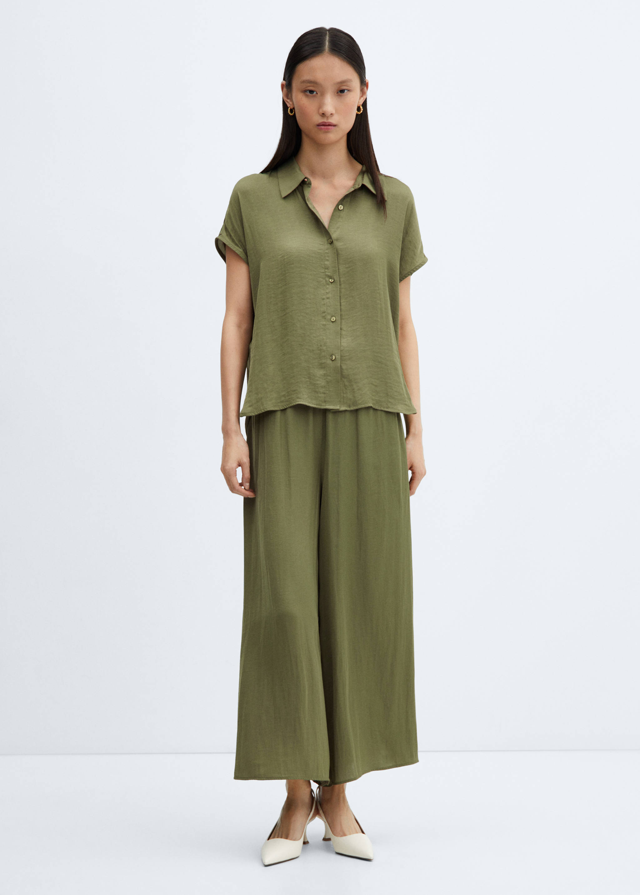 Short-sleeved satin shirt - General plane