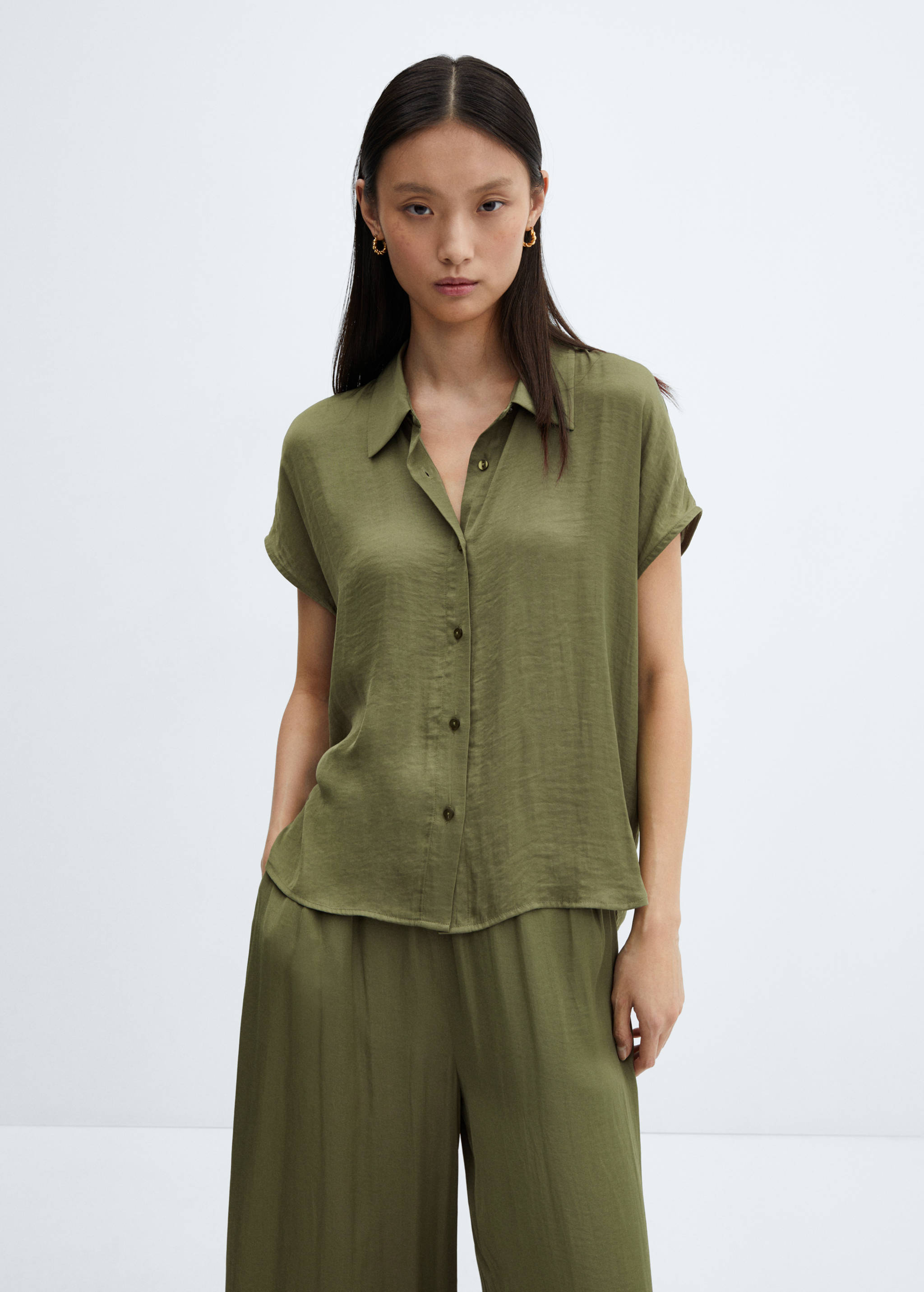 Short-sleeved satin shirt - Medium plane