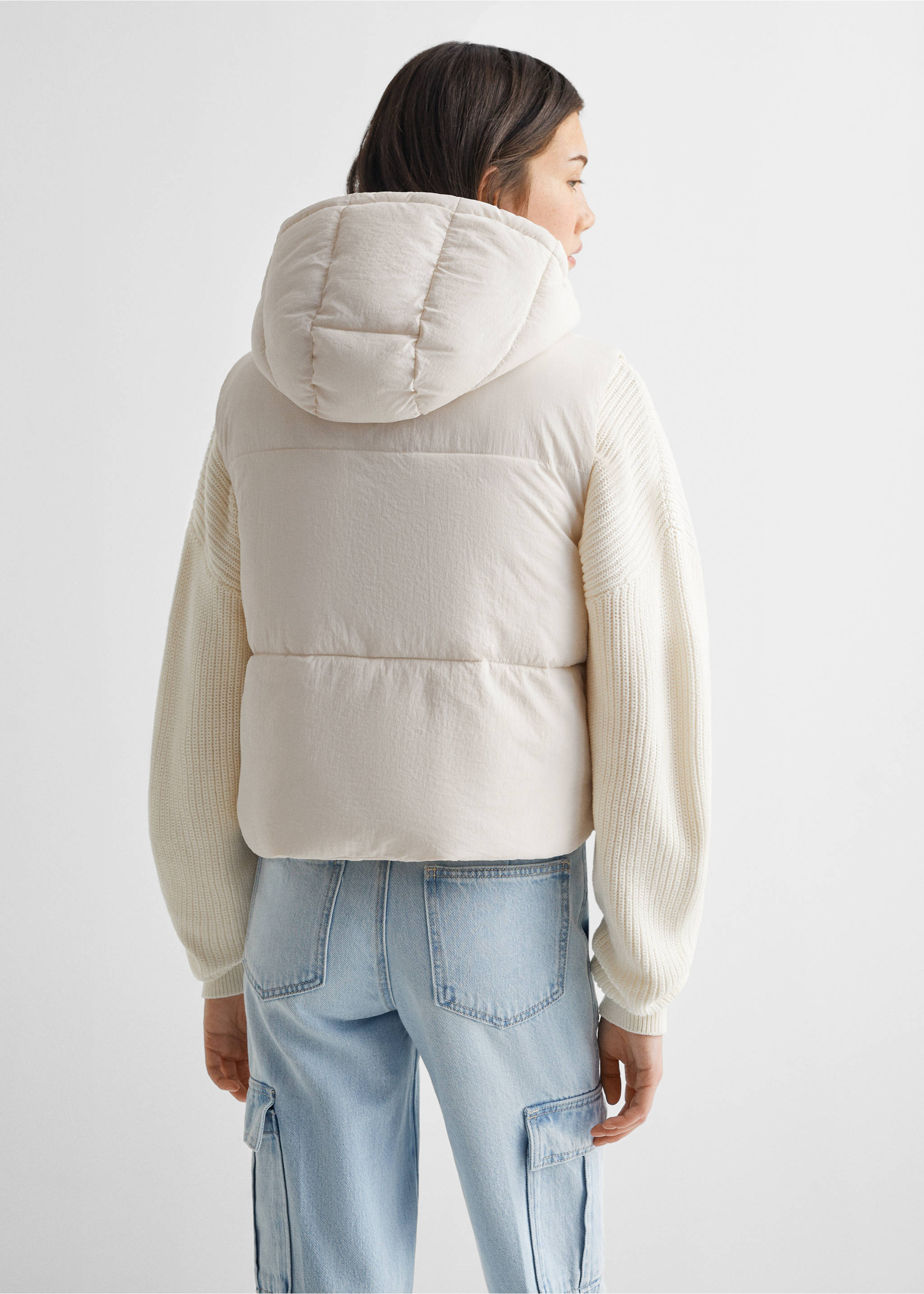 Gilet matelassé à capuche - Verso de l’article, Écru. Ref: 67032914-00.