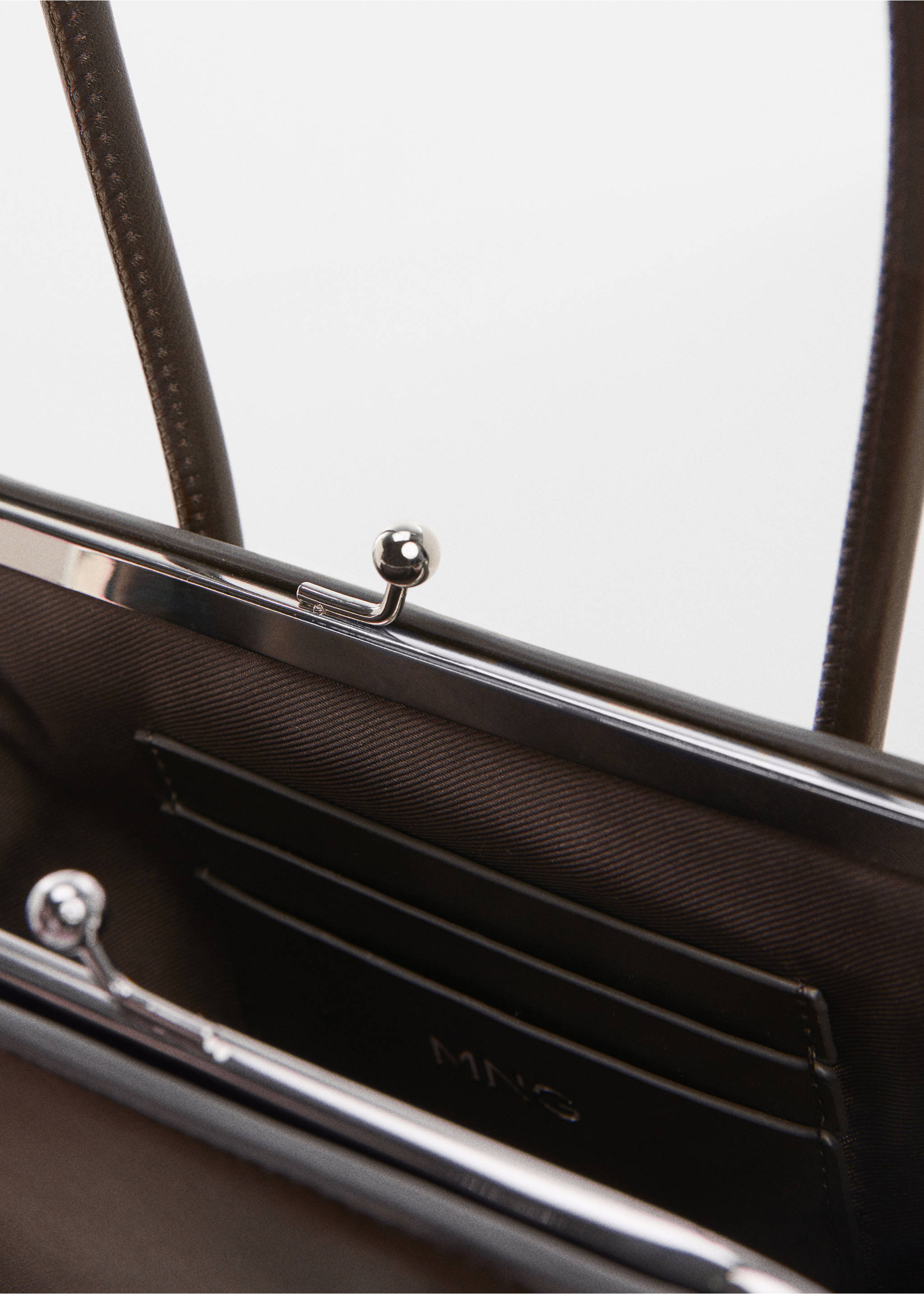 Tasche mit doppeltem Henkel - Detail des Artikels 2, Dunkelgrau. Ref: 67033267-00.