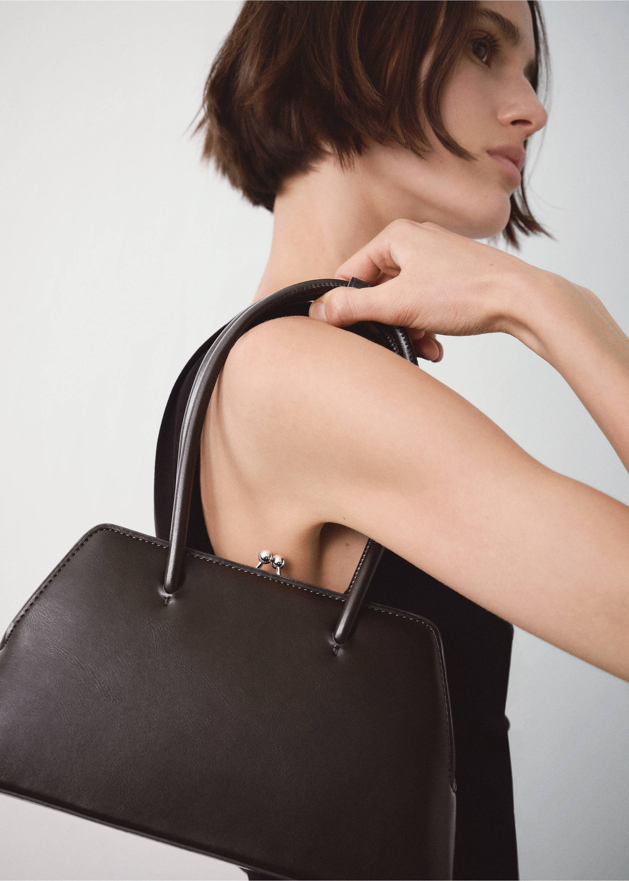 Tasche mit doppeltem Henkel - Detail des Artikels 9, Dunkelgrau. Ref: 67033267-00.