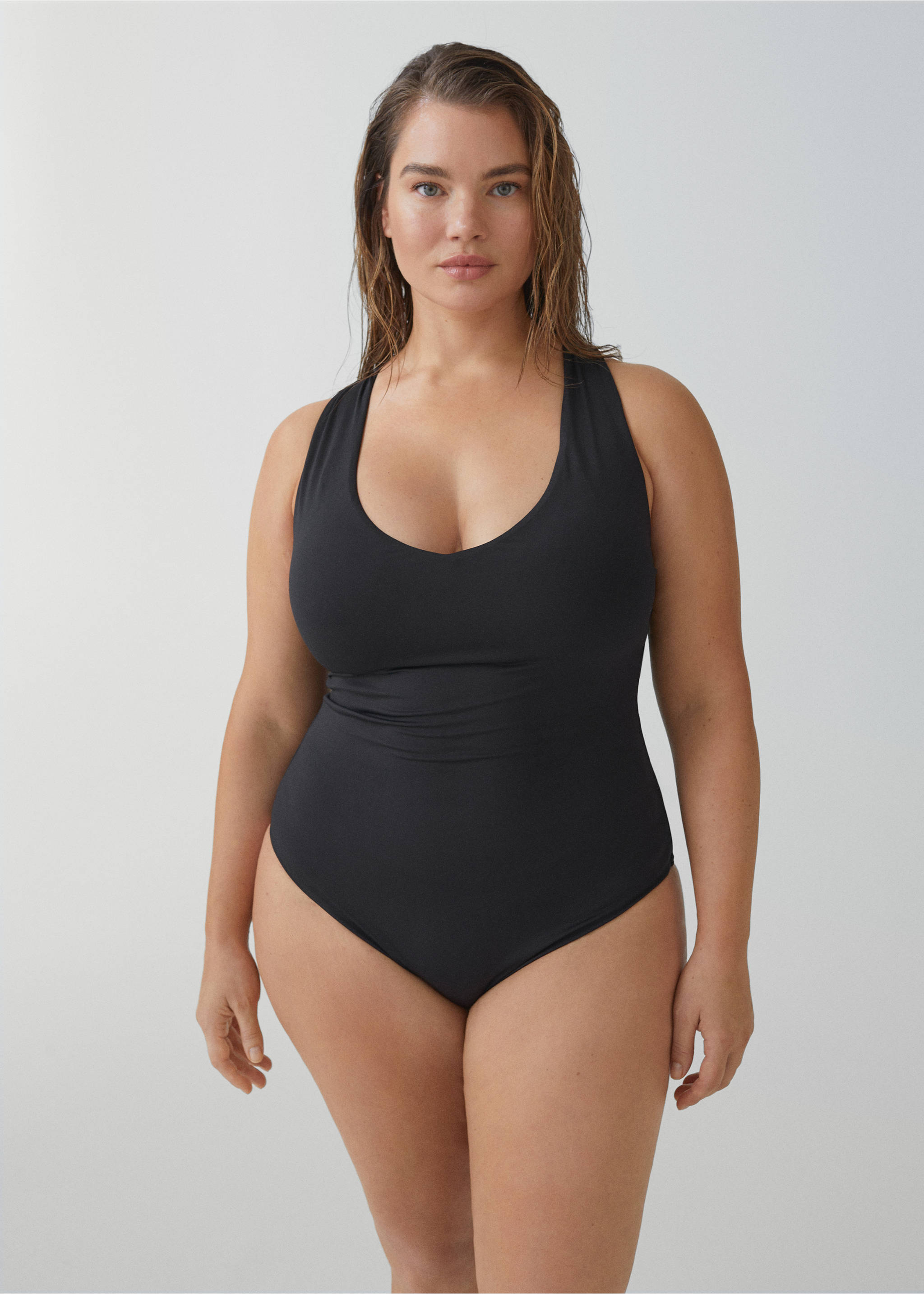 V-neck swimsuit - Details of the article 5, Black. Ref: 67034017-00.