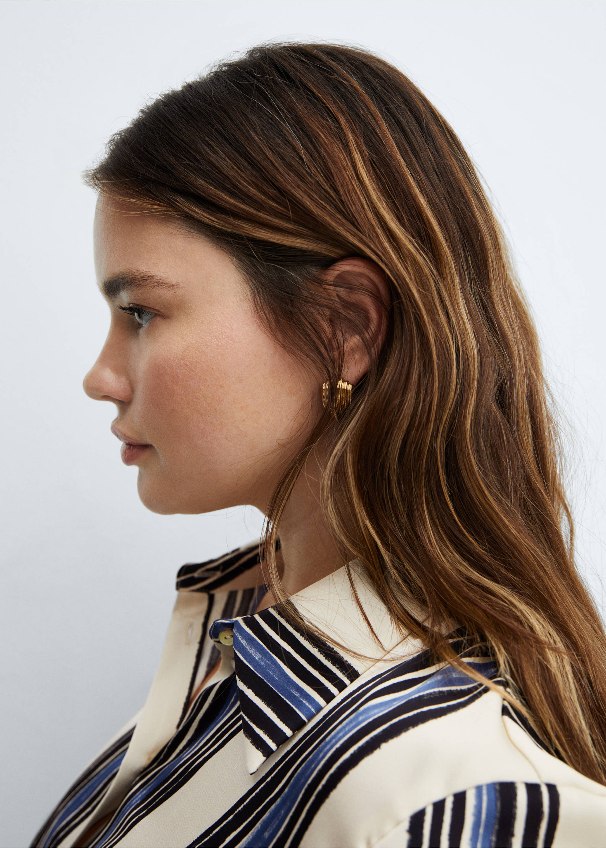 Satin striped shirt - Details of the article 4, Ecru. Ref: 67034033-00.