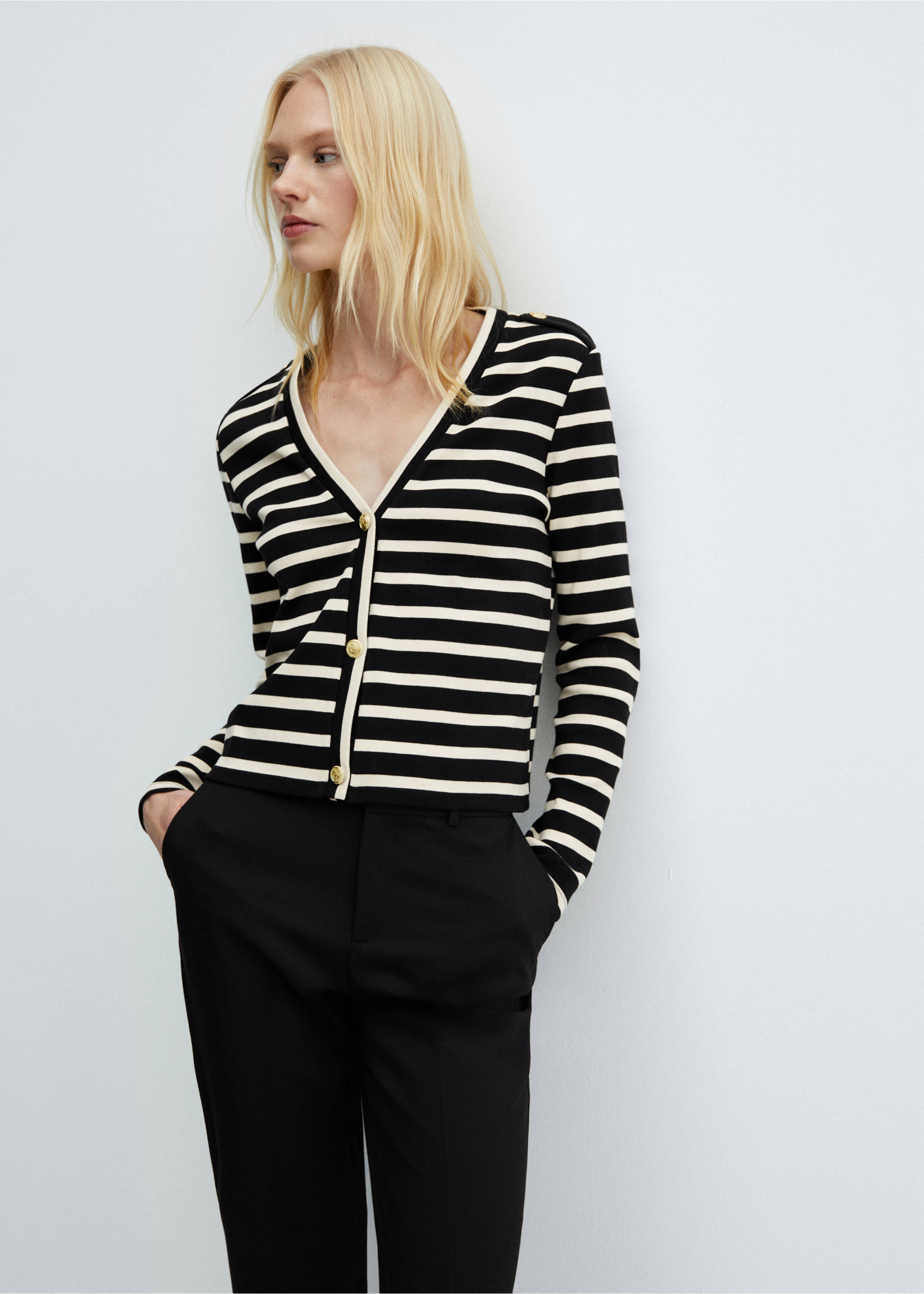 Striped cardigan with buttons - Medium plane, Black. Ref: 67034037-00.