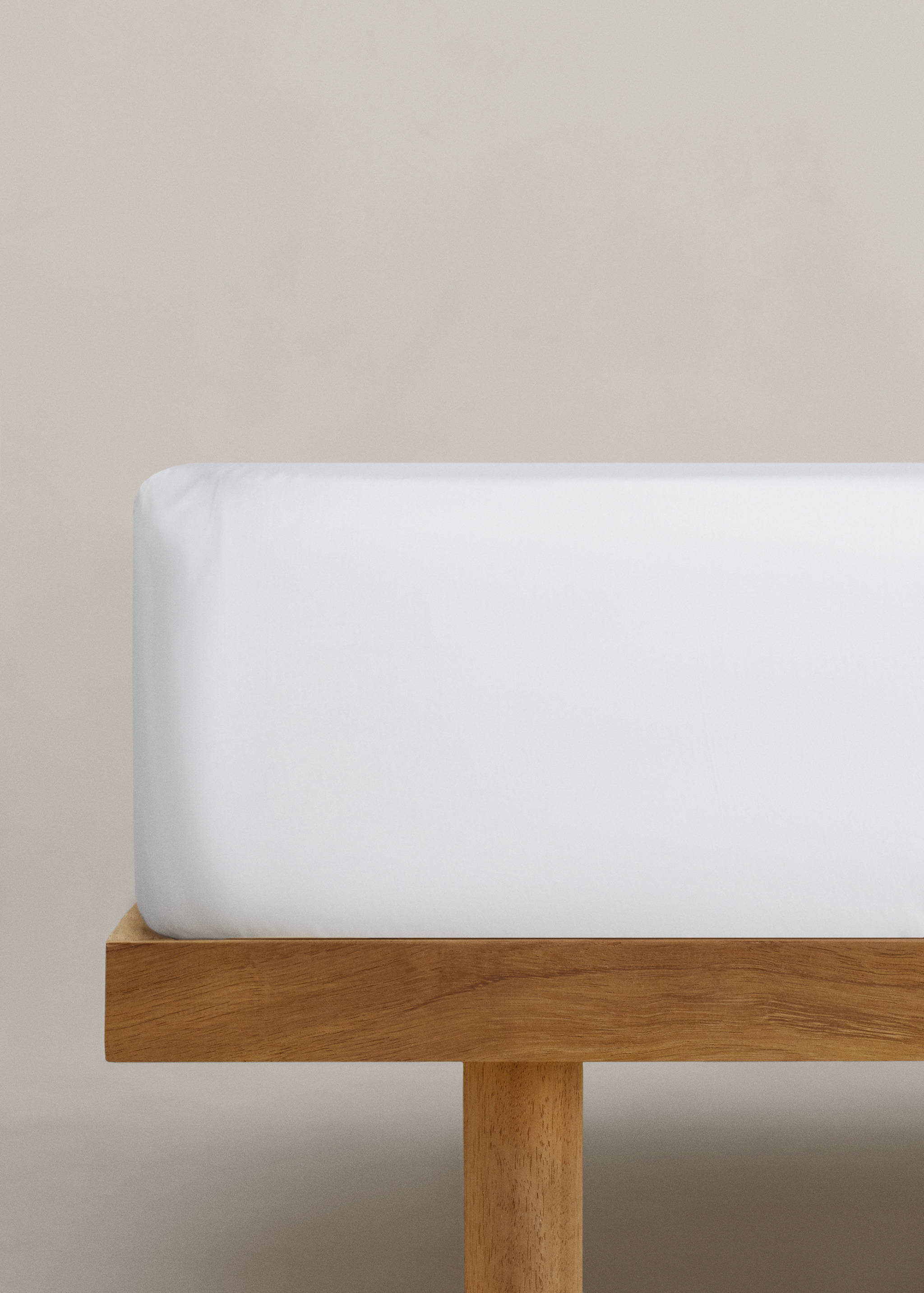 Satin fitted sheet for king bed - Article without model