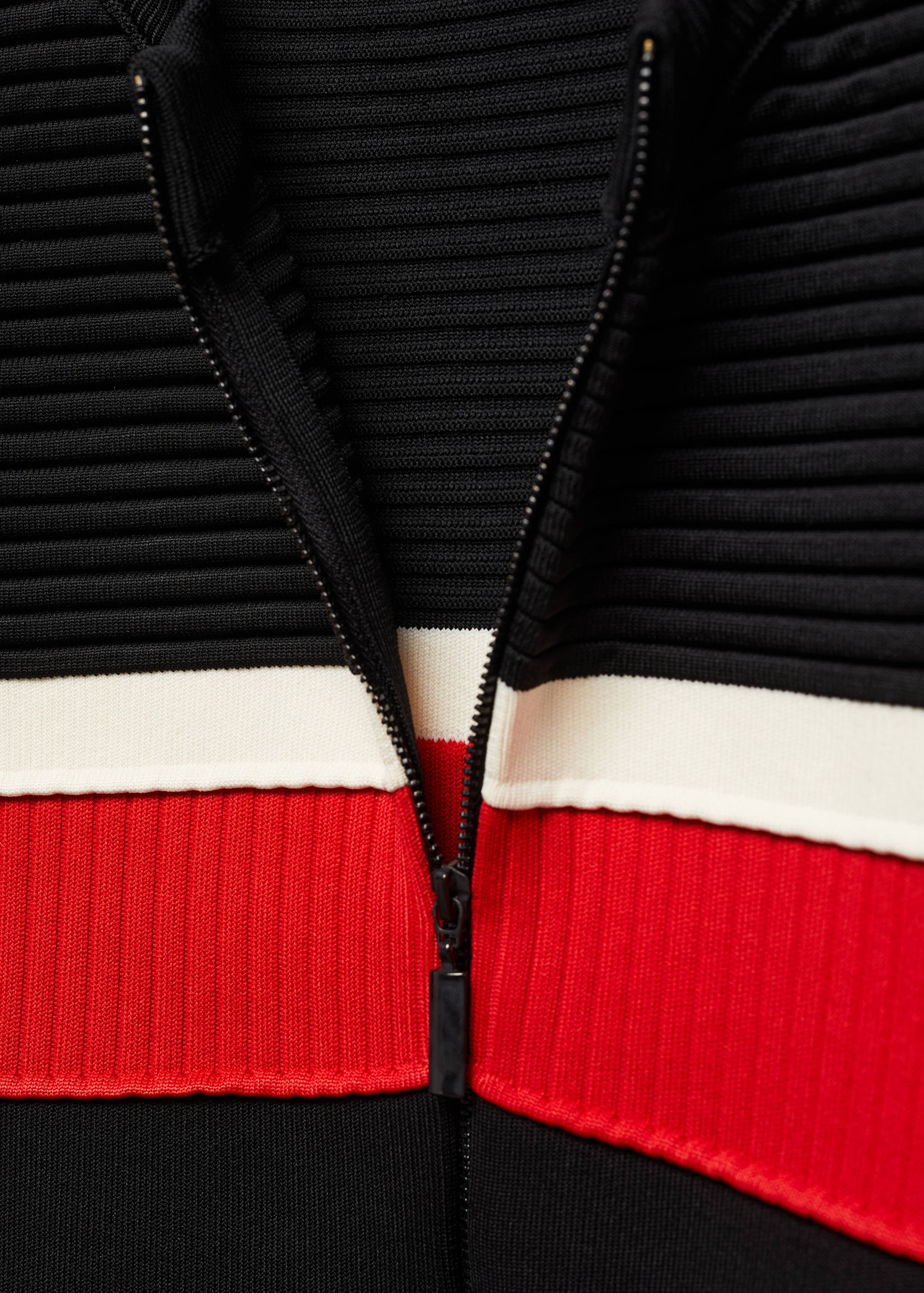 Ribbstickad kofta dragkedja - Detaljer om artikeln 8