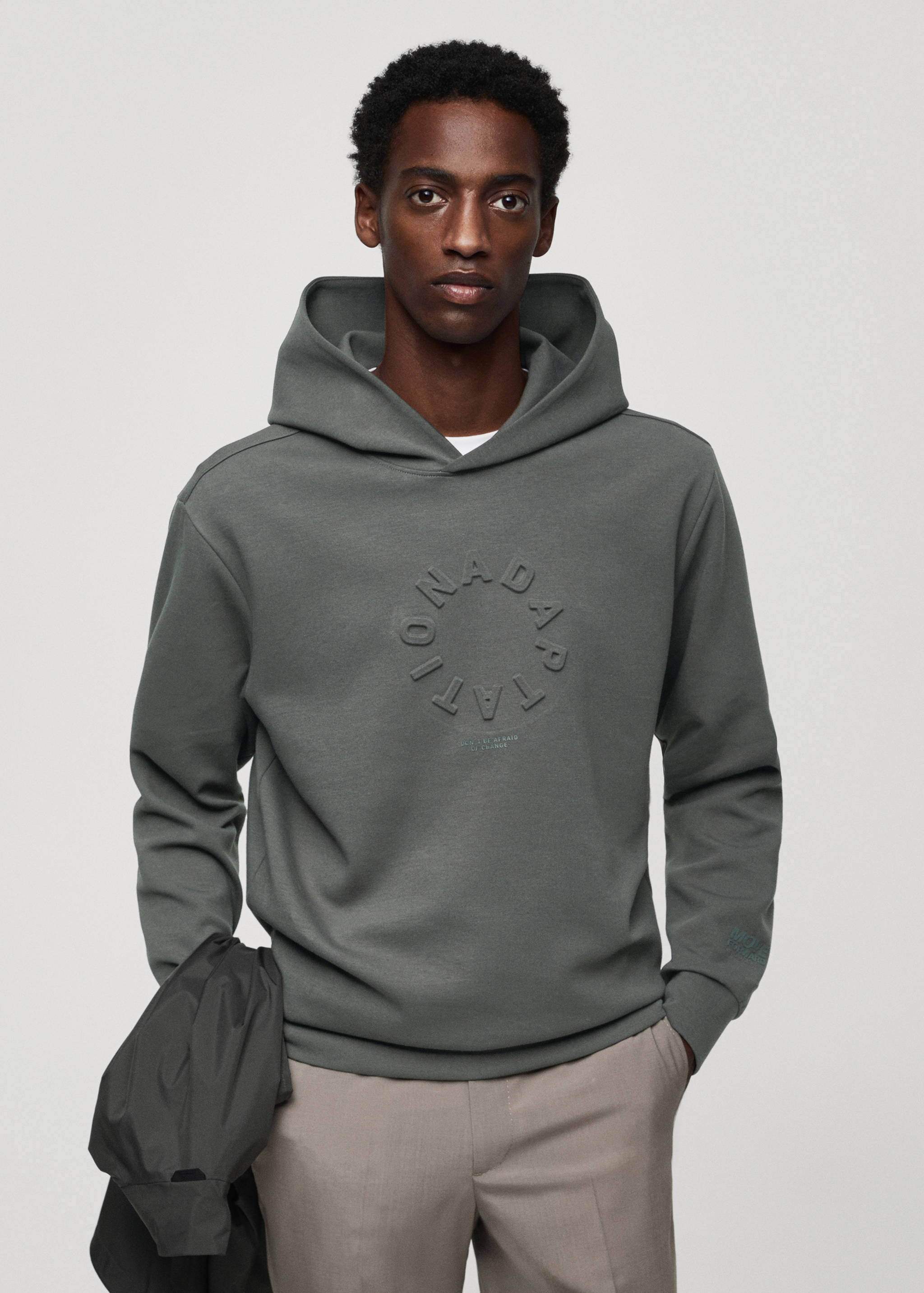 Kapuzensweatshirt aus technischem Stoff - Mittlere Ansicht