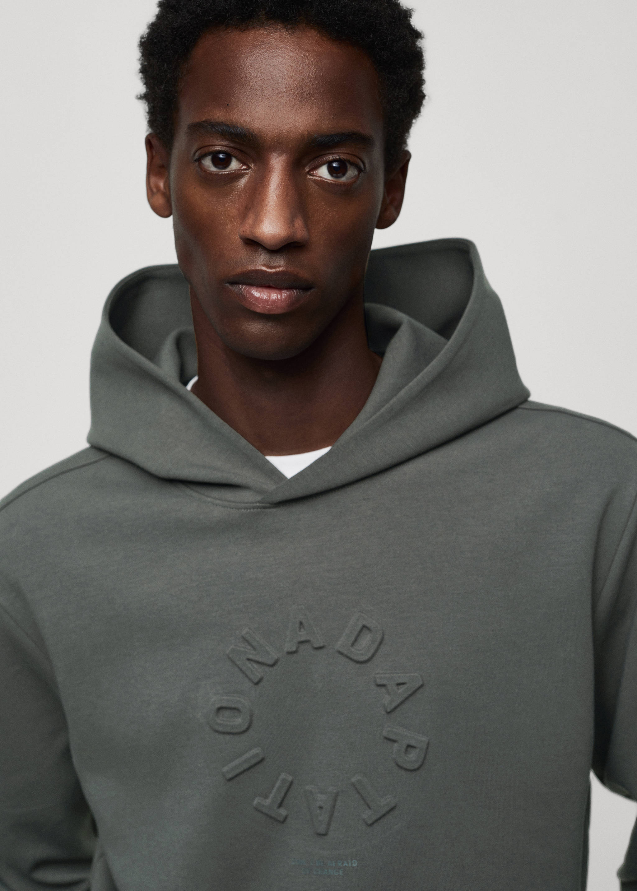 Kapuzensweatshirt aus technischem Stoff - Detail des Artikels 1