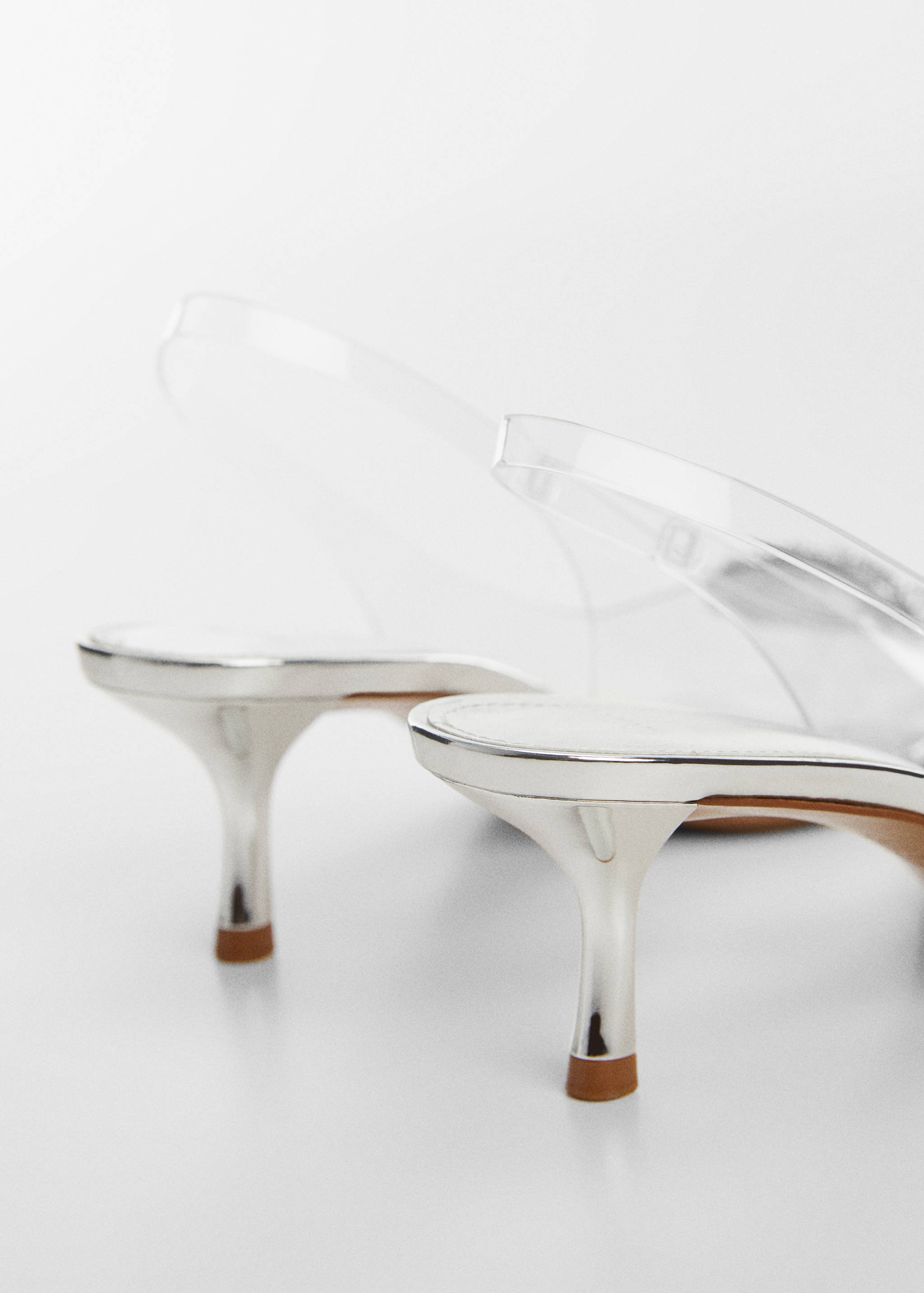 Winylowe buty na obcasie - Szczegóły artykułu 2